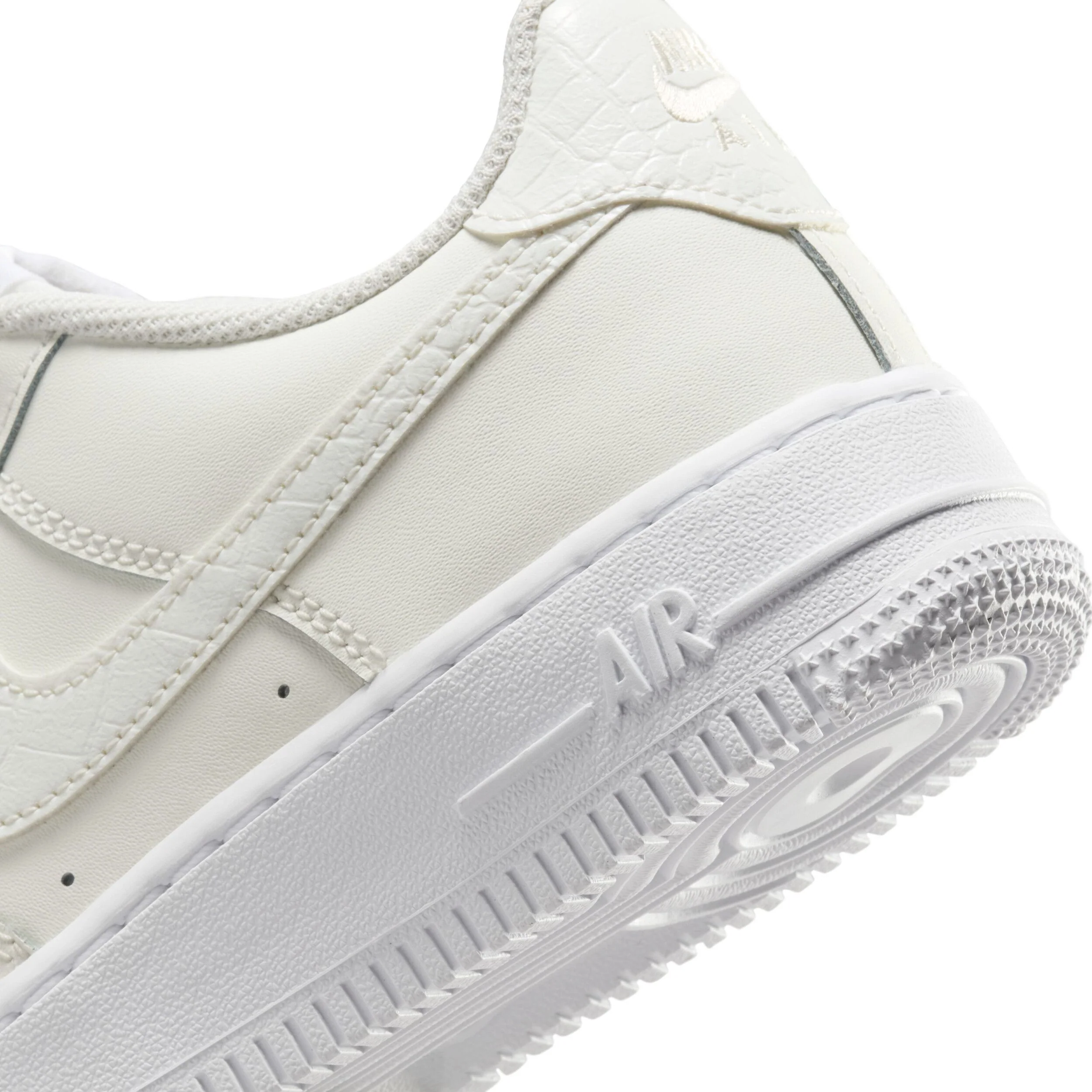 Air Force 1 Lv8 (Big Kid) - Image 8