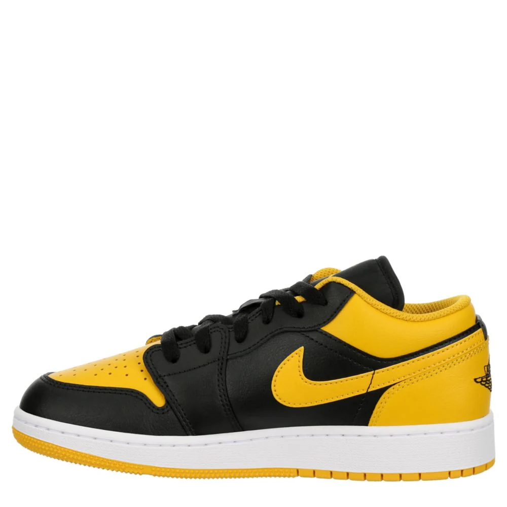 Air Jordan 1 Low (Big Kid) - Image 4
