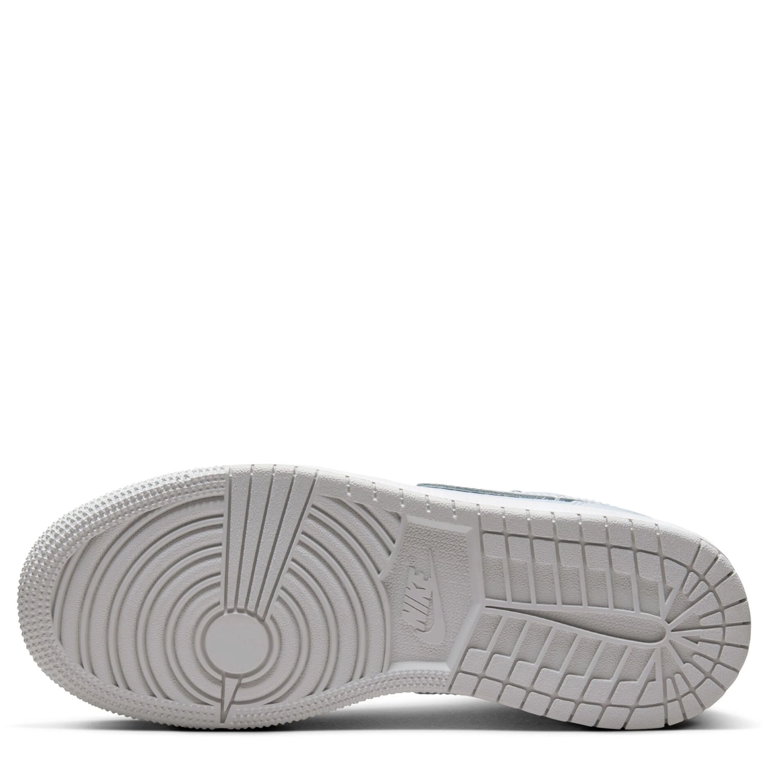 Air Jordan 1 Low (Big Kid) - Image 6