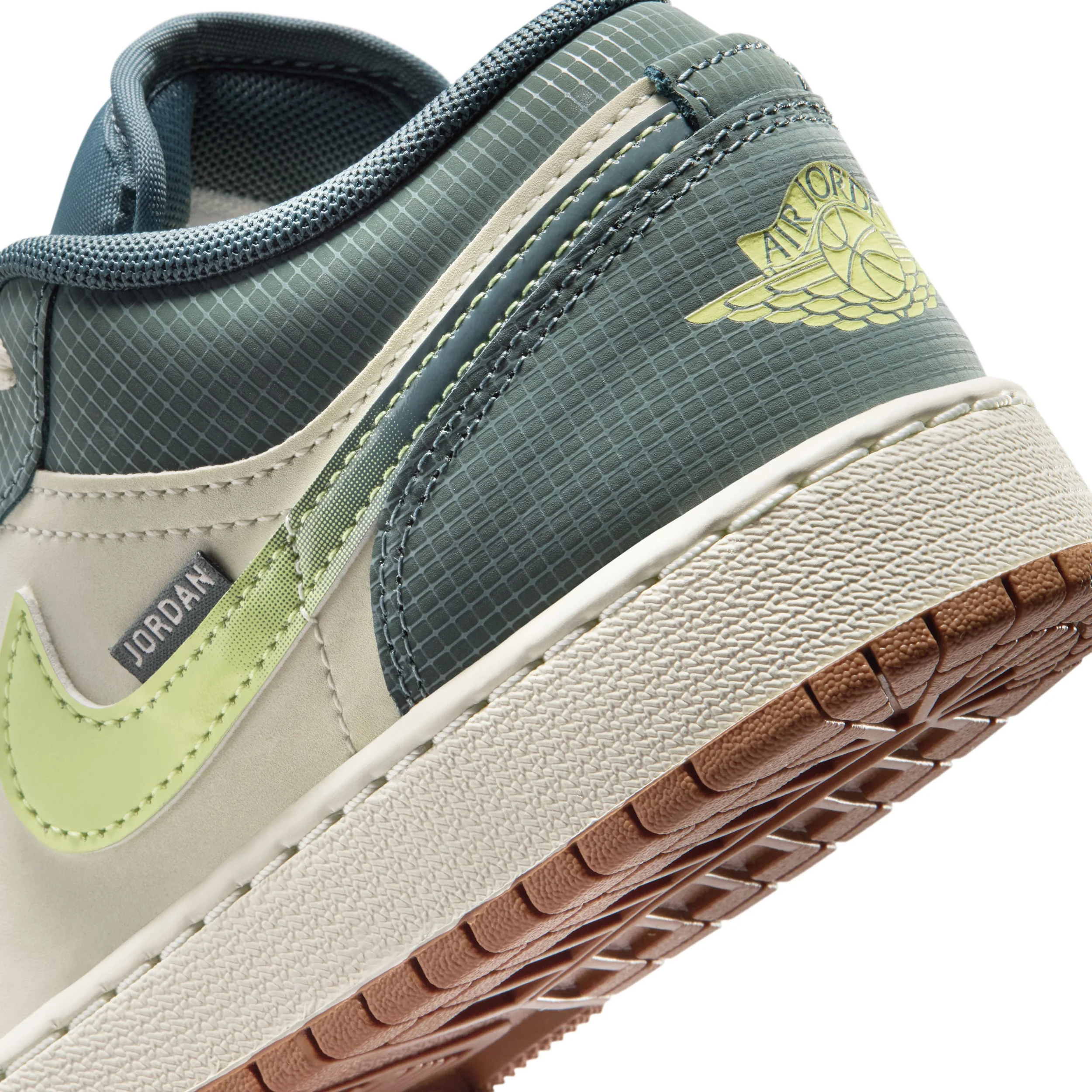Air Jordan 1 Low (Big Kid) - Image 8