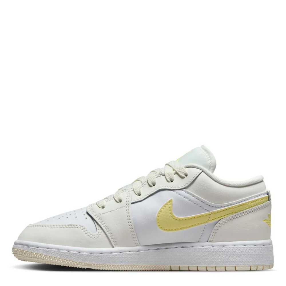 Air Jordan 1 Low (Big Kid) - Image 3