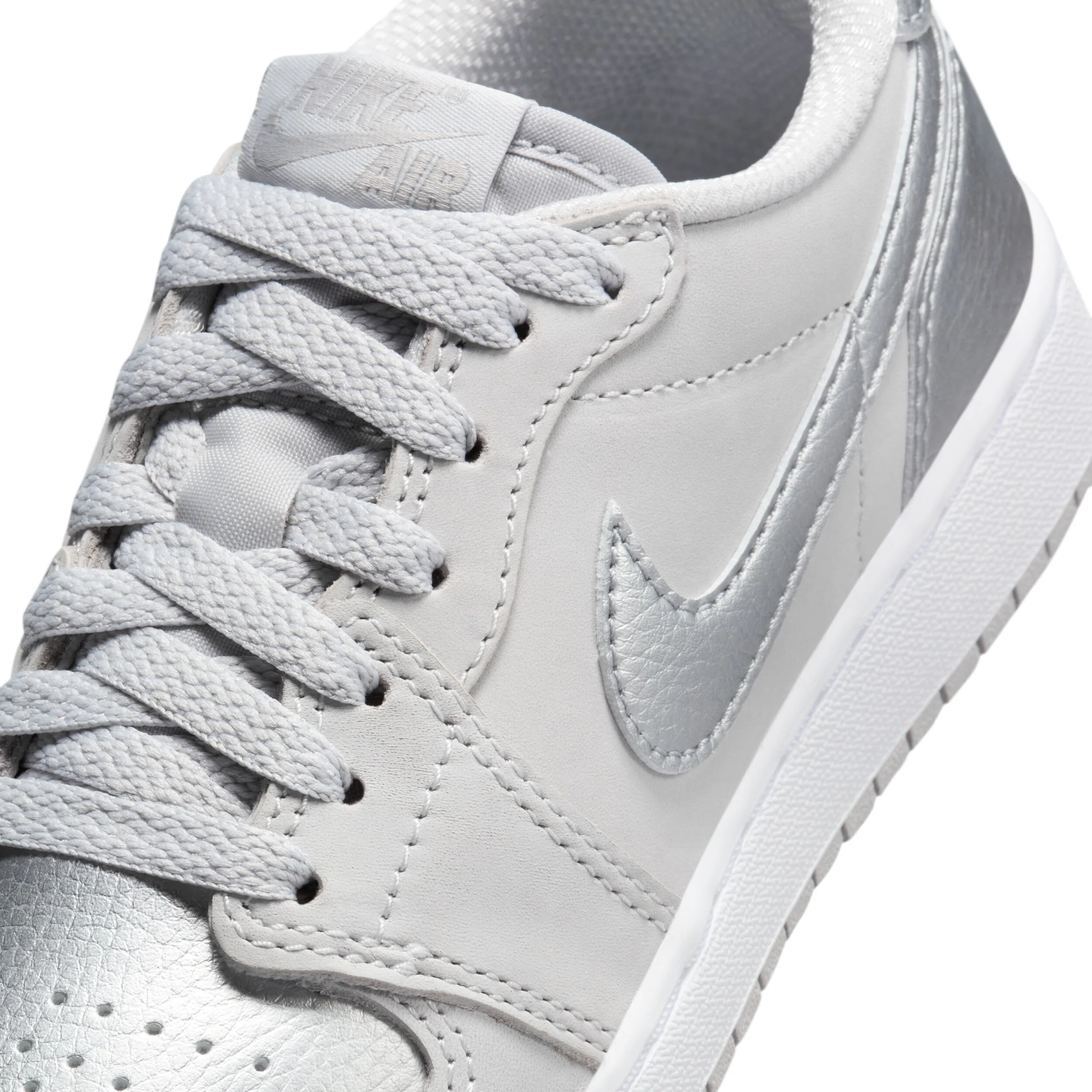 Air Jordan 1 Low Og (Big Kid) - Image 7