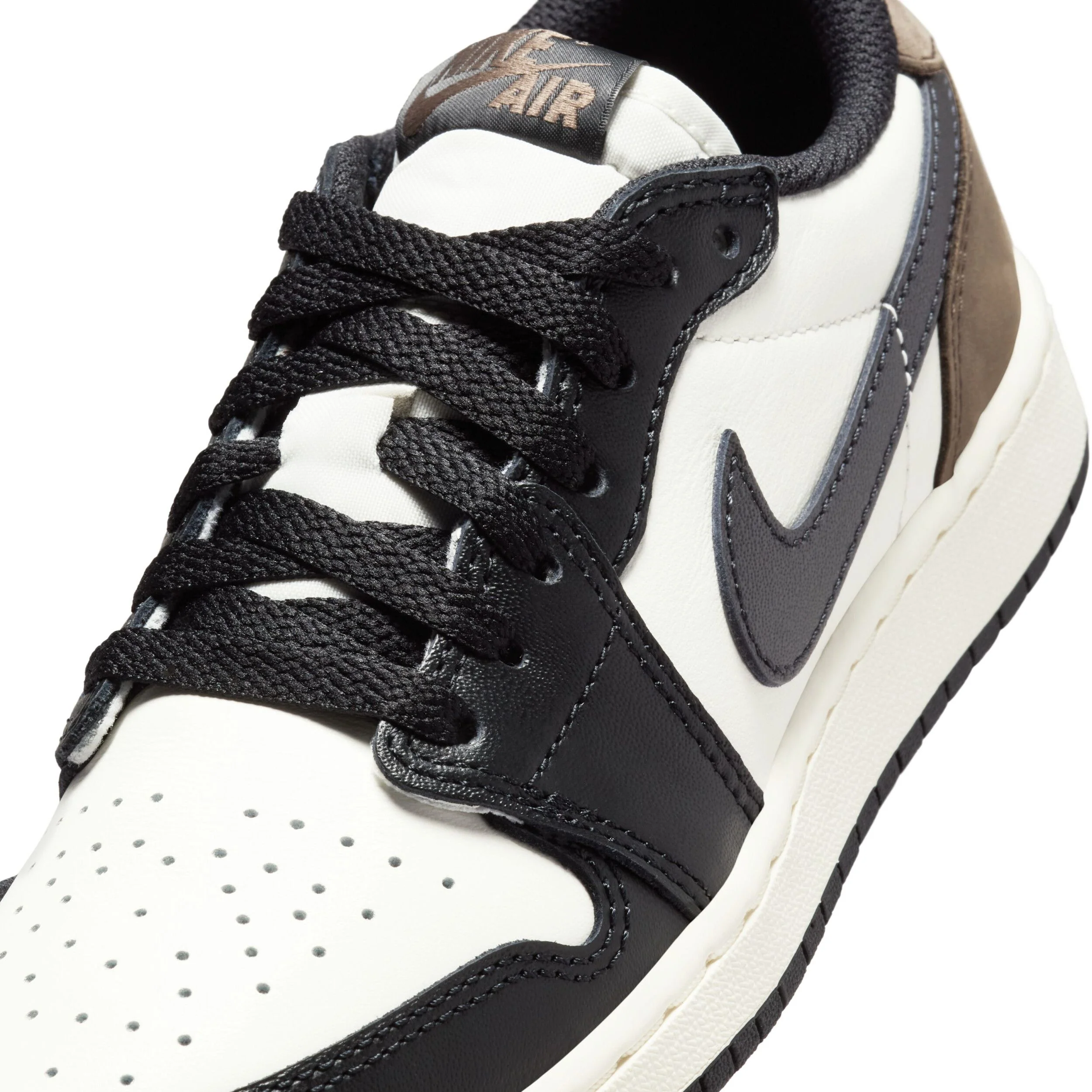 Air Jordan 1 Low Og (Big Kid) - Image 7