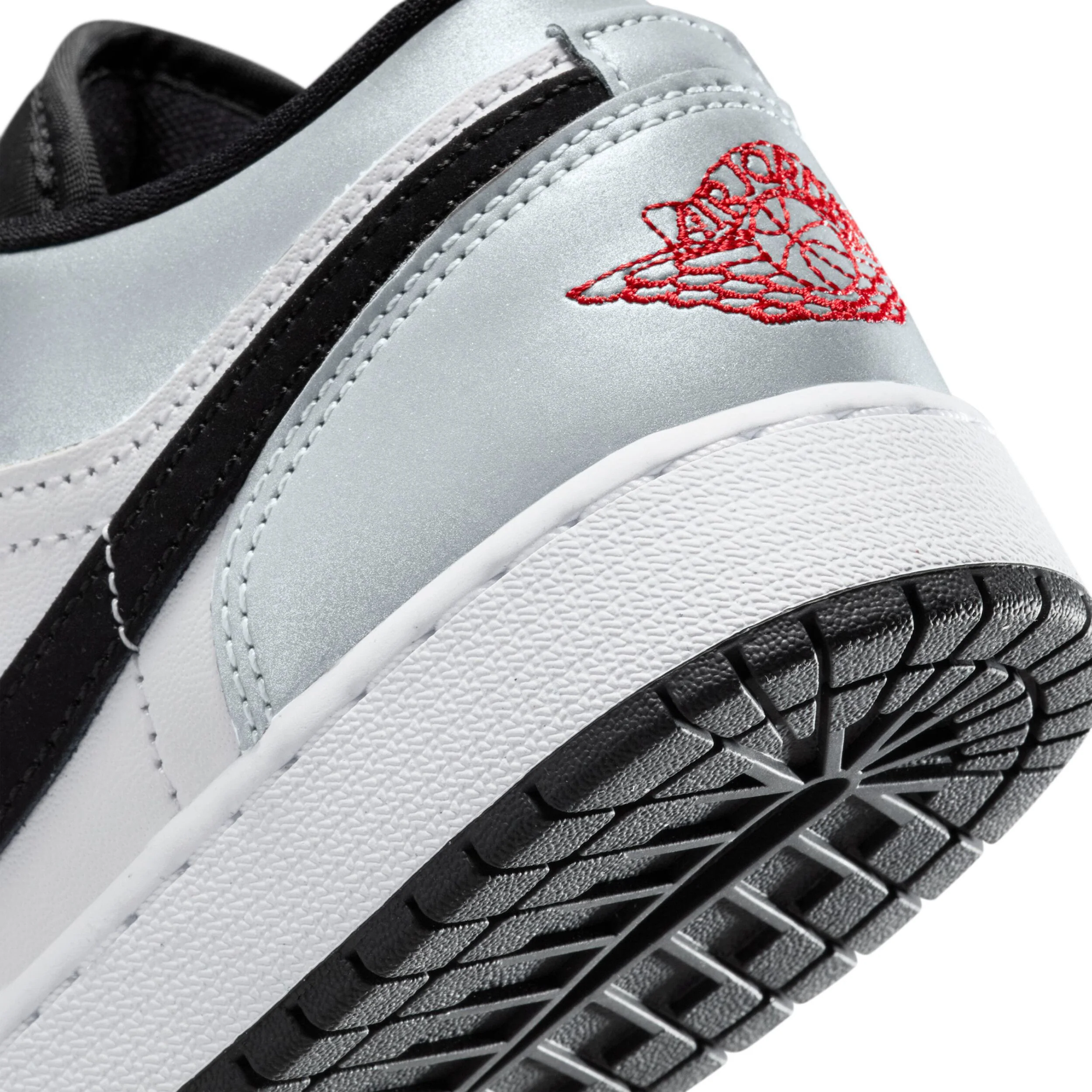 Air Jordan 1 Low Se (Big Kid) - Image 10
