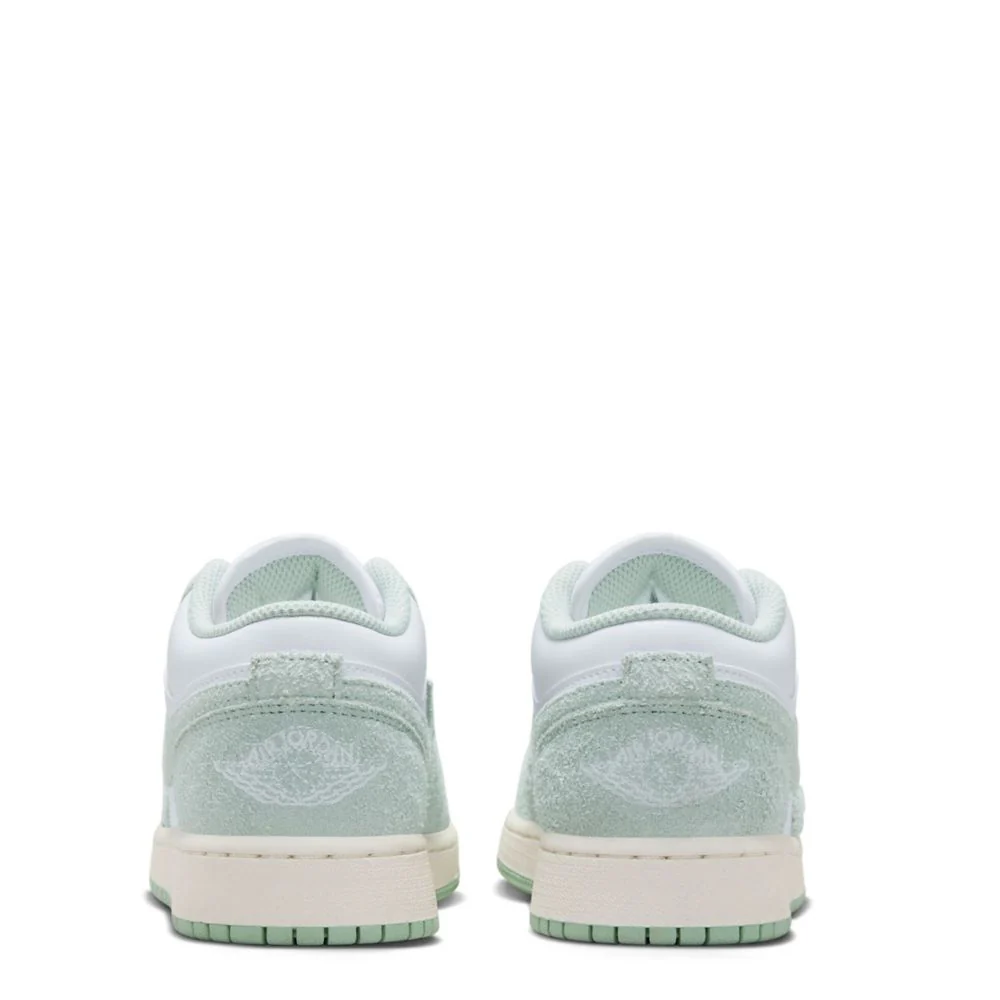 Air Jordan 1 Low Se (Big Kid) - Image 4