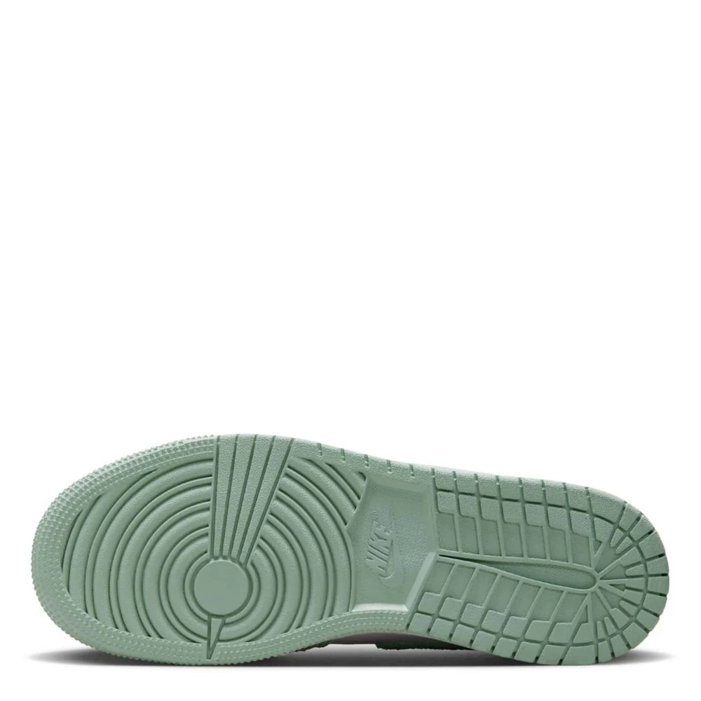 Air Jordan 1 Low Se (Big Kid) - Image 6