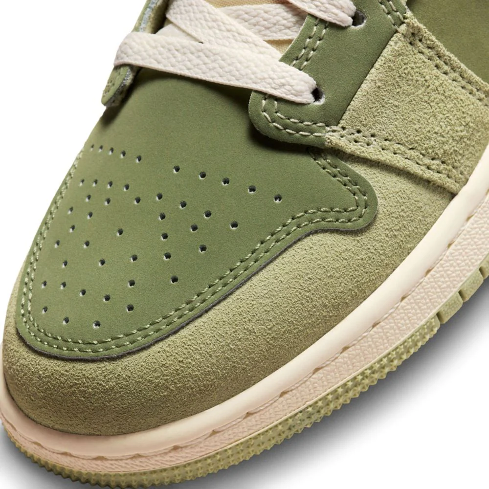 Air Jordan 1 Low Se Craft (Big Kid) - Image 7