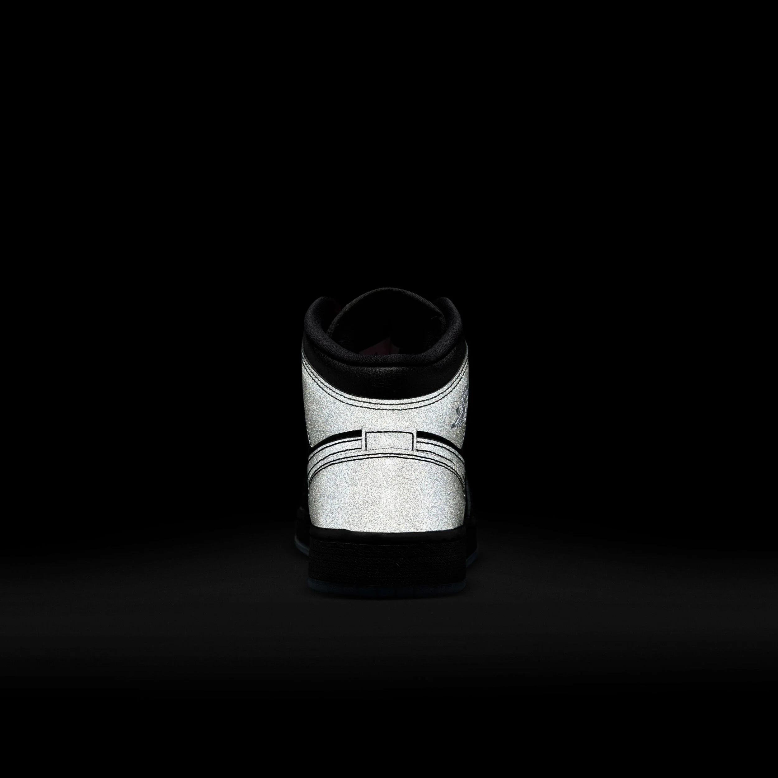 Air Jordan 1 Mid (Big Kid) - Image 6