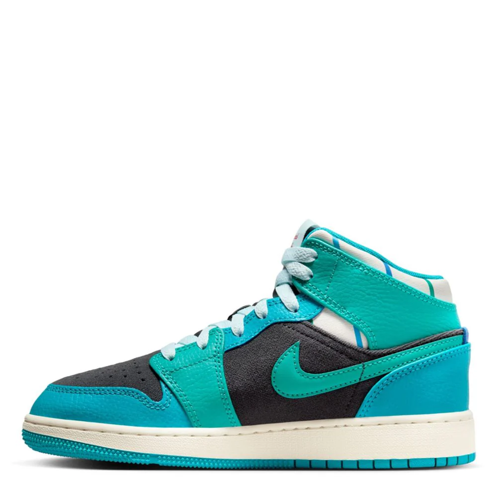 Air Jordan 1 Mid (Big Kid) - Image 3