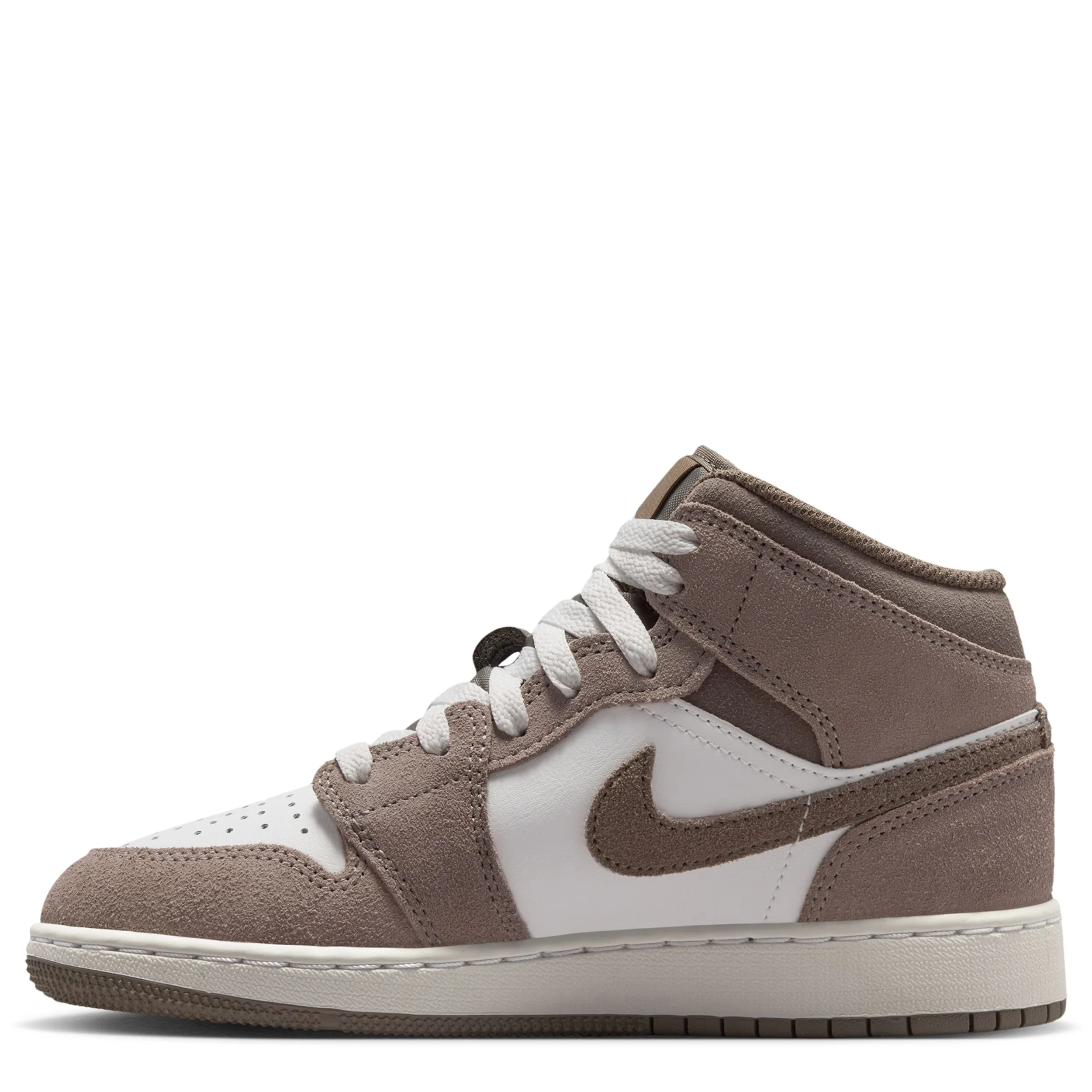 Air Jordan 1 Mid (Big Kid) - Image 2