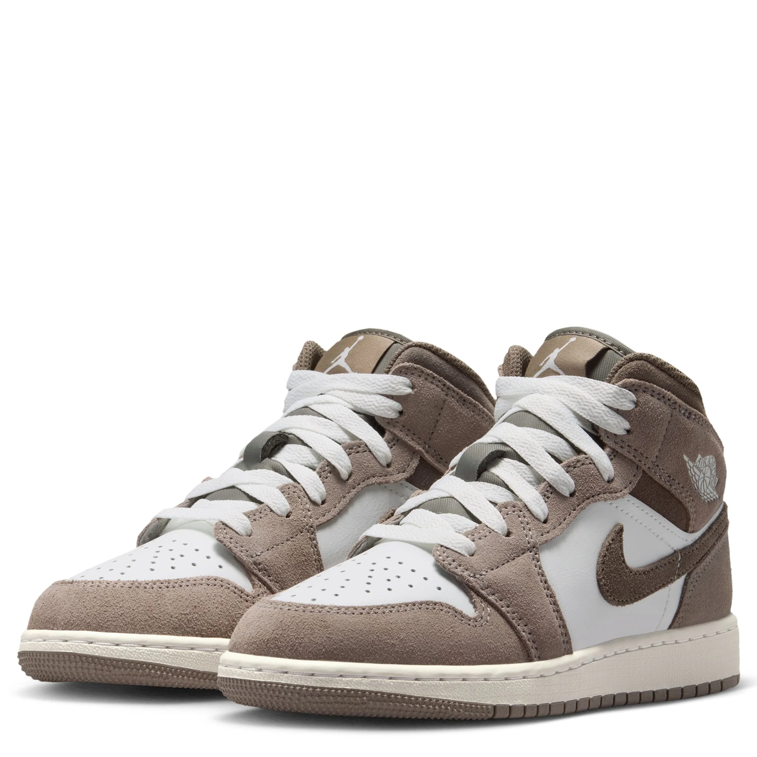 Air Jordan 1 Mid (Big Kid) - Image 3