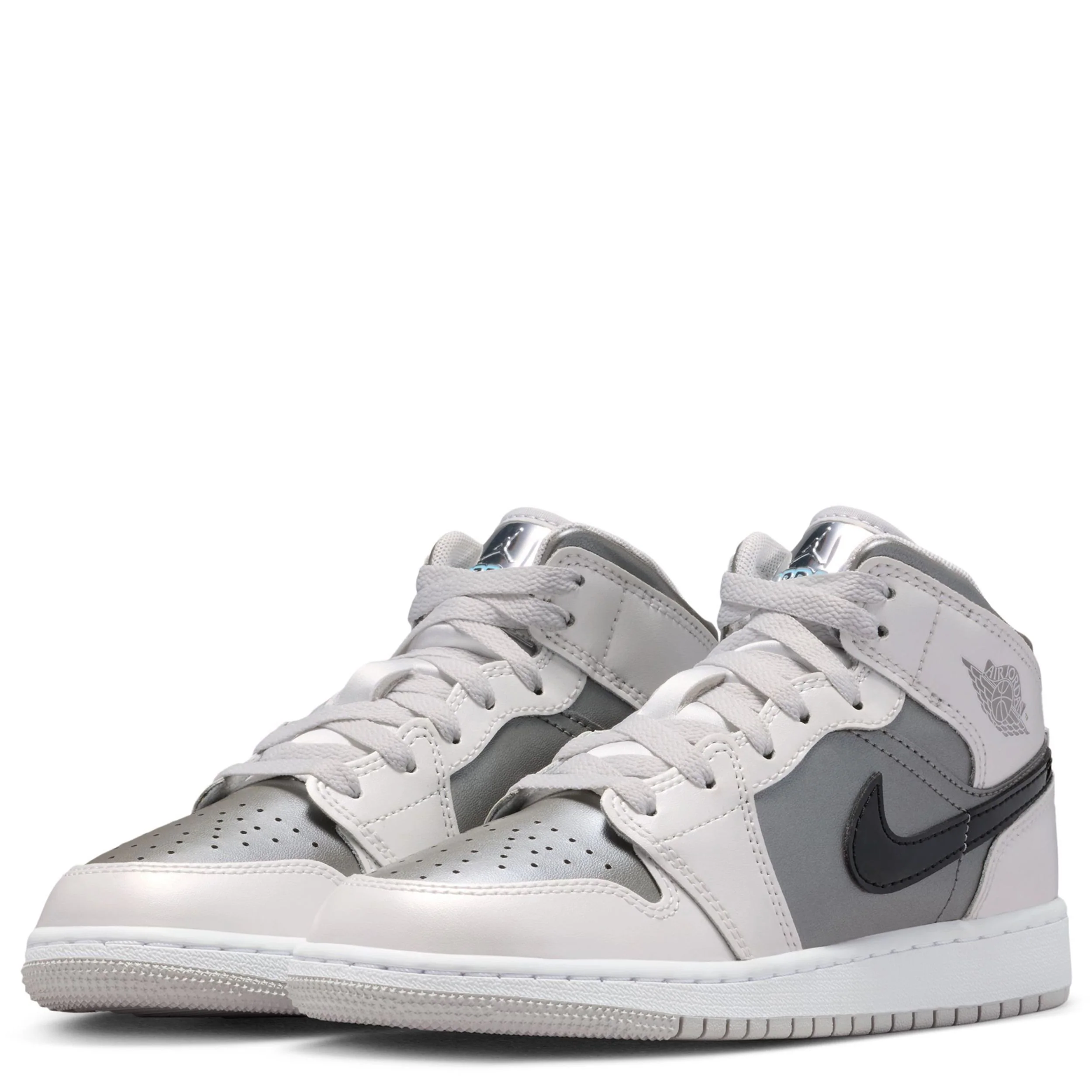 Air Jordan 1 Mid (Big Kid) - Image 3