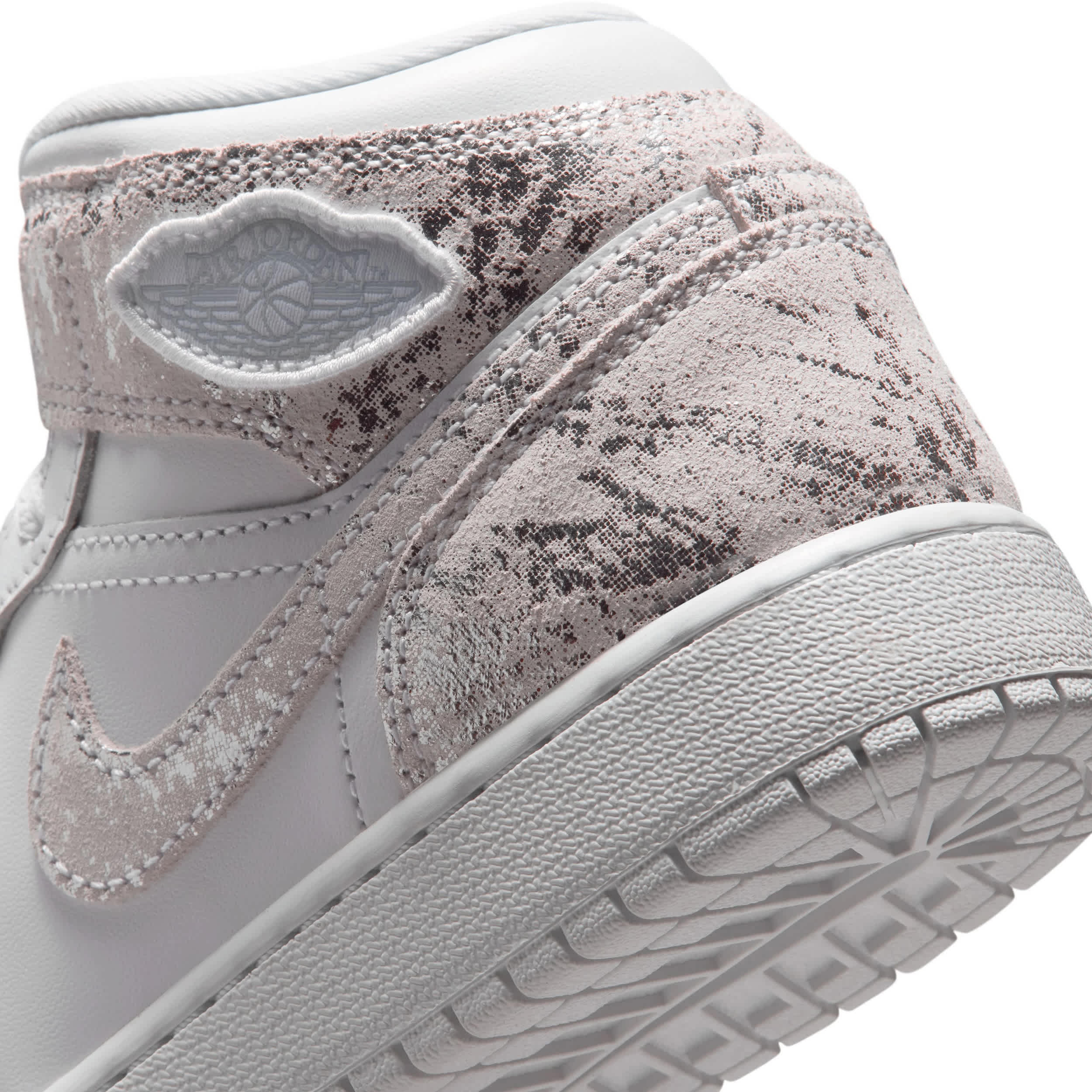 Air Jordan 1 Mid (Big Kid) - Image 8