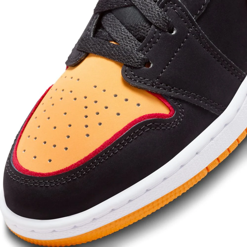 Air Jordan 1 Mid Se (Big Kid) - Image 7