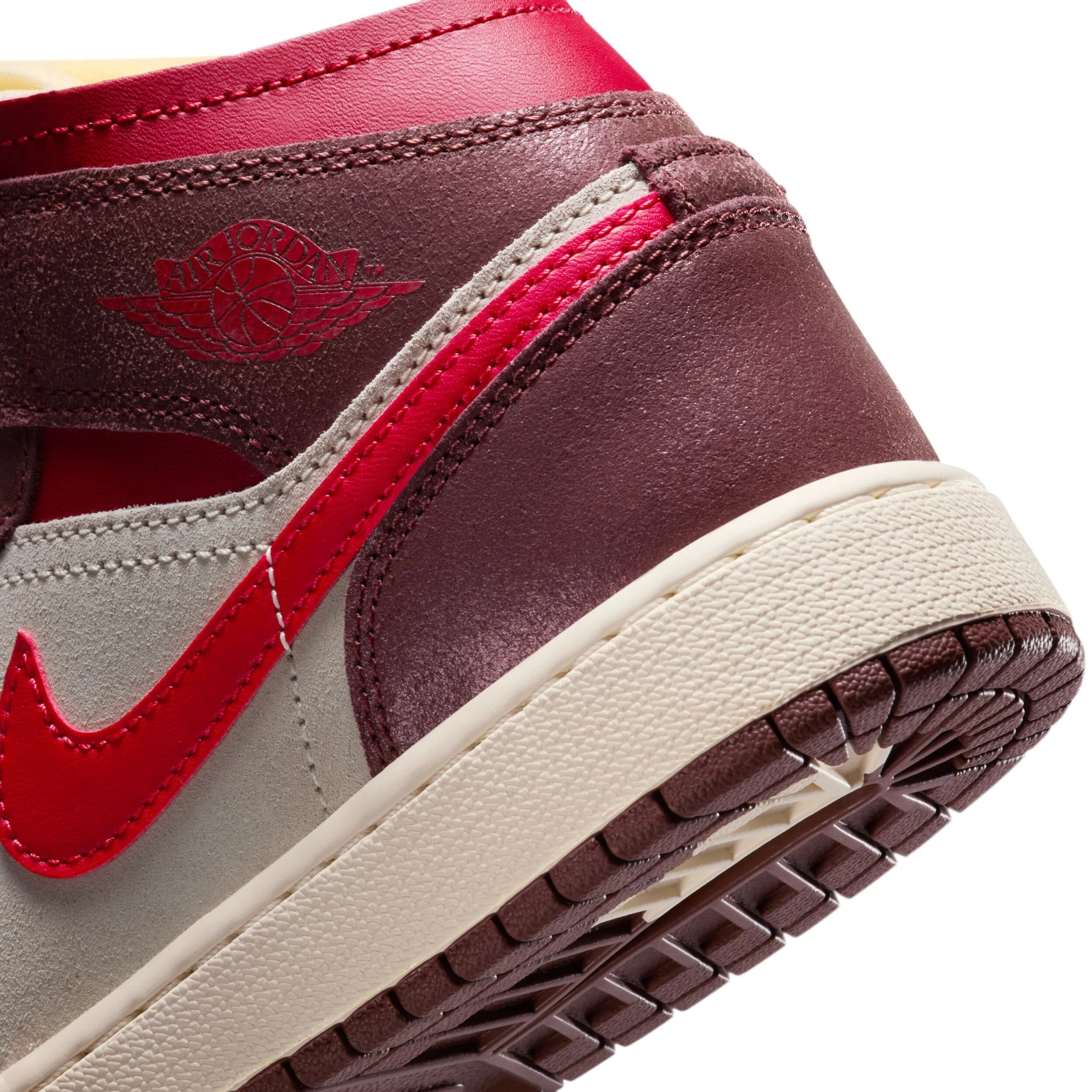 Air Jordan 1 Mid Se (Big Kid) - Image 8