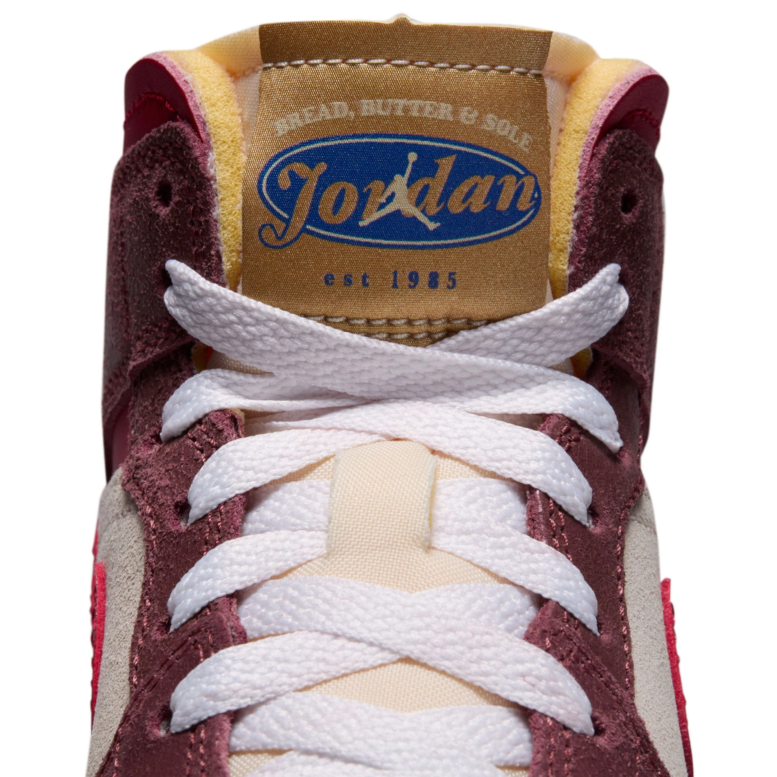 Air Jordan 1 Mid Se (Big Kid) - Image 9