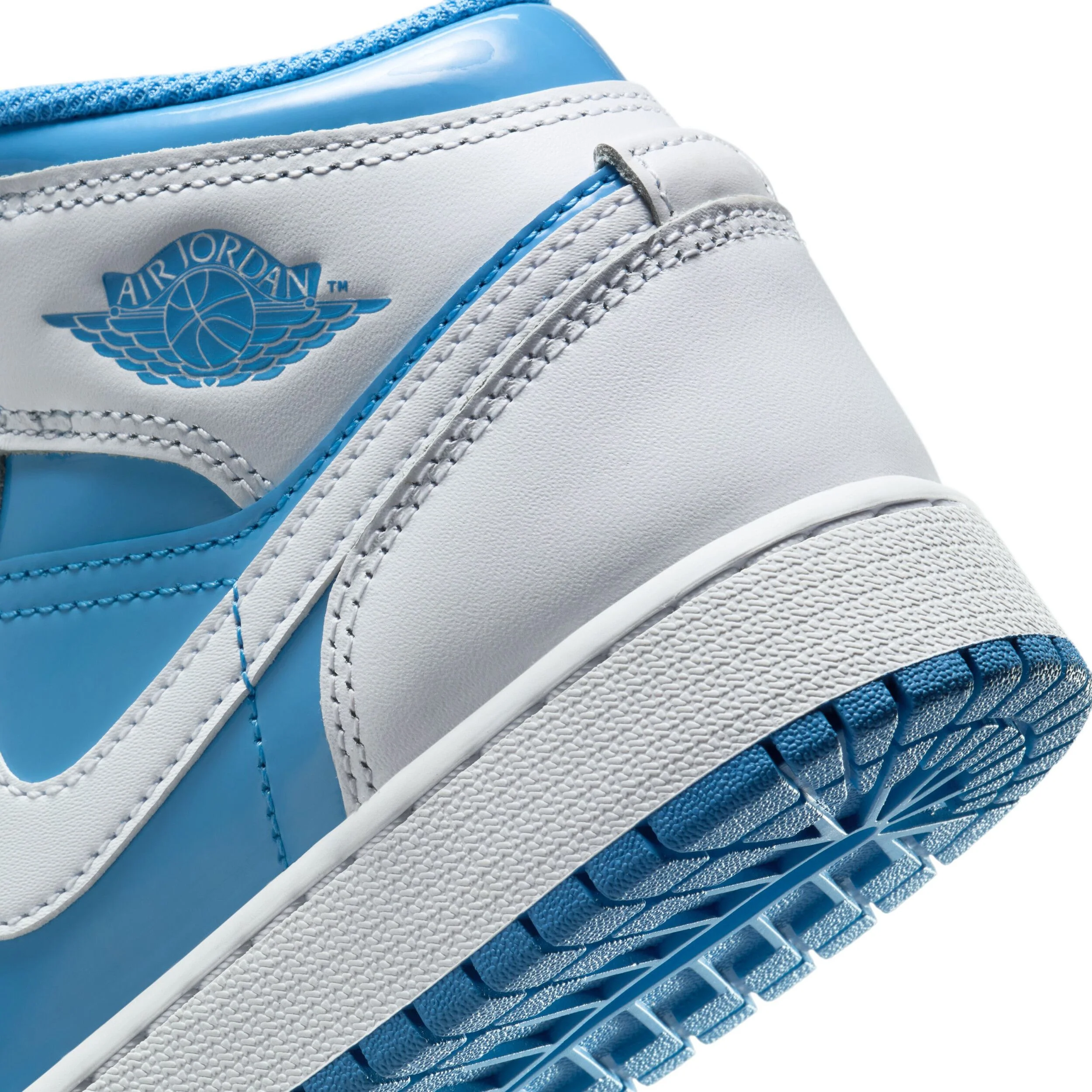 Air Jordan 1 Mid Se (Big Kid) - Image 8