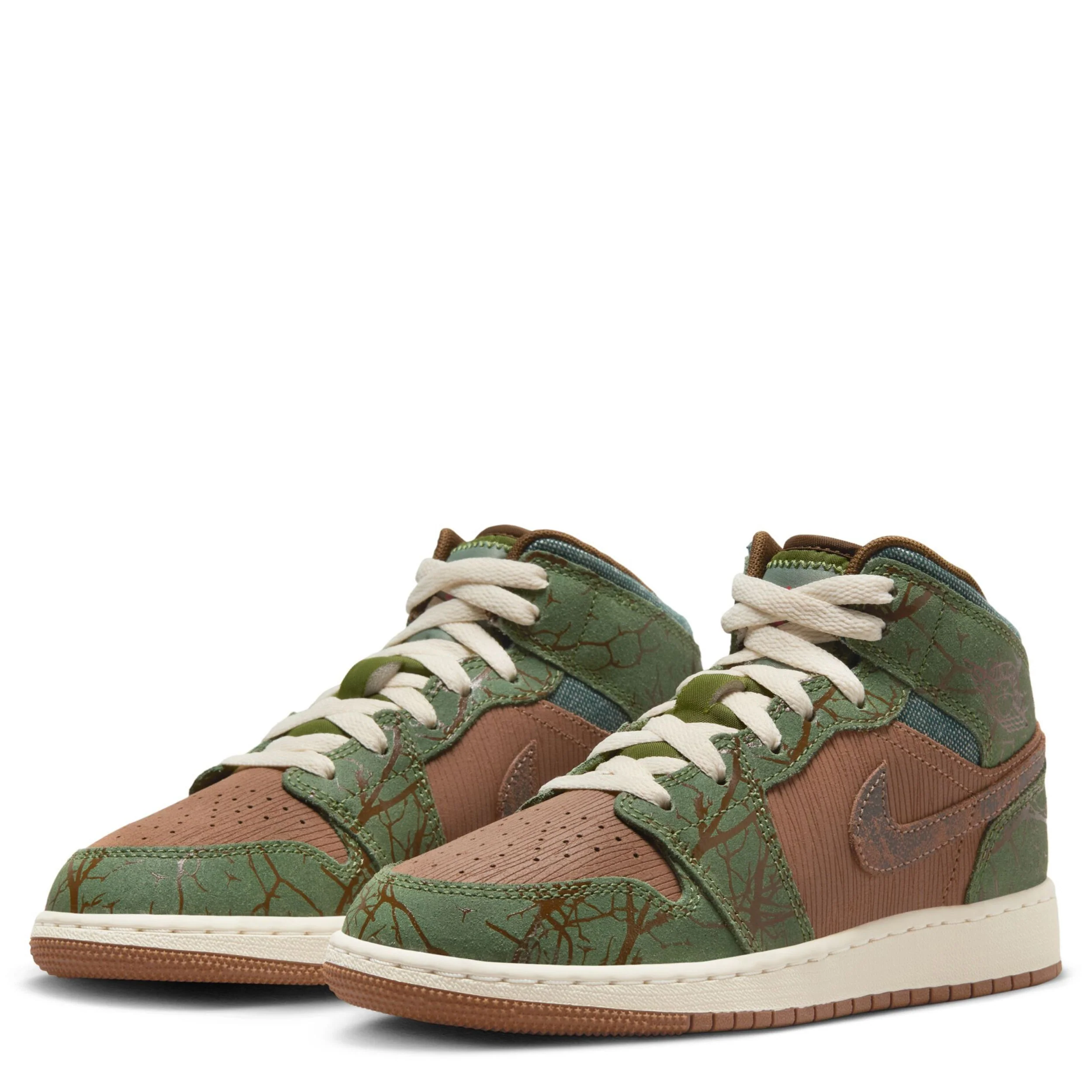 Air Jordan 1 Mid Sneaker School (Big Kid) - Image 3