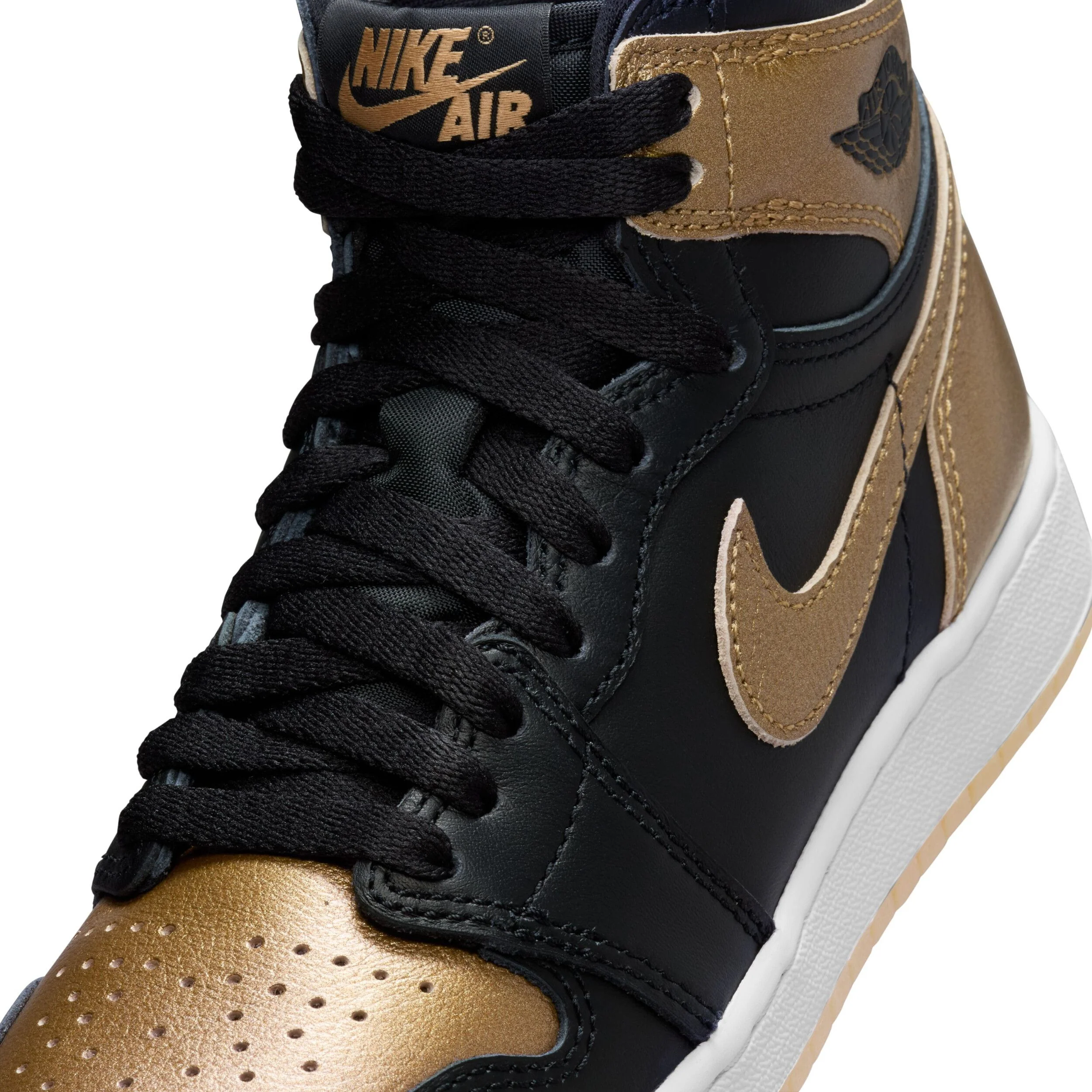 Air Jordan 1 Retro High Og (Big Kid) - Image 7