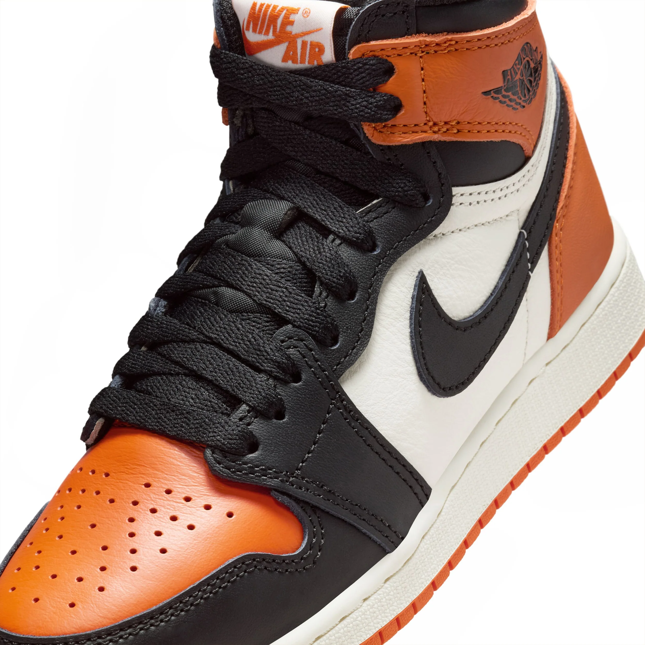 Air Jordan 1 Retro High Og (Big Kid) - Image 7