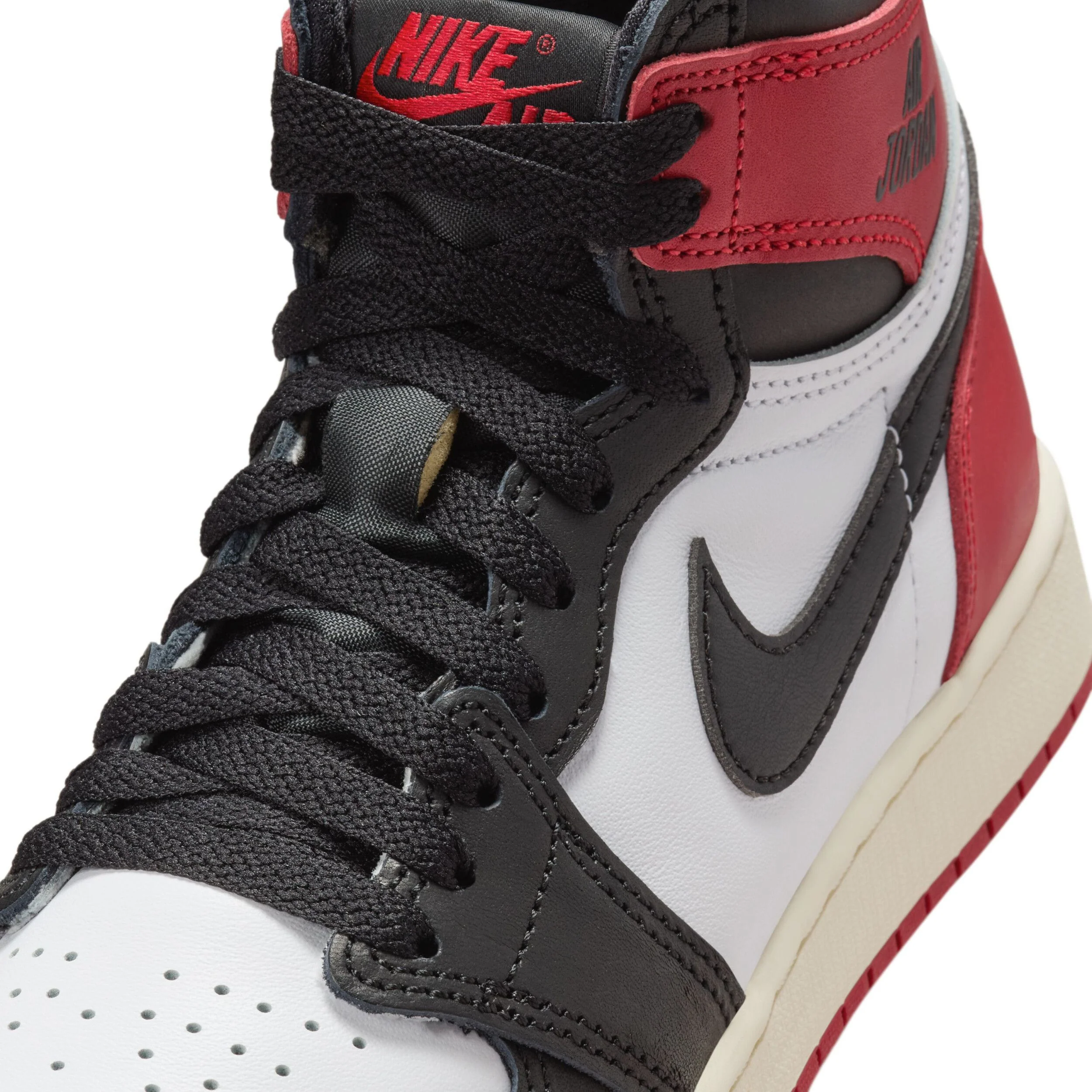 Air Jordan 1 Retro High Og (Big Kid) - Image 7