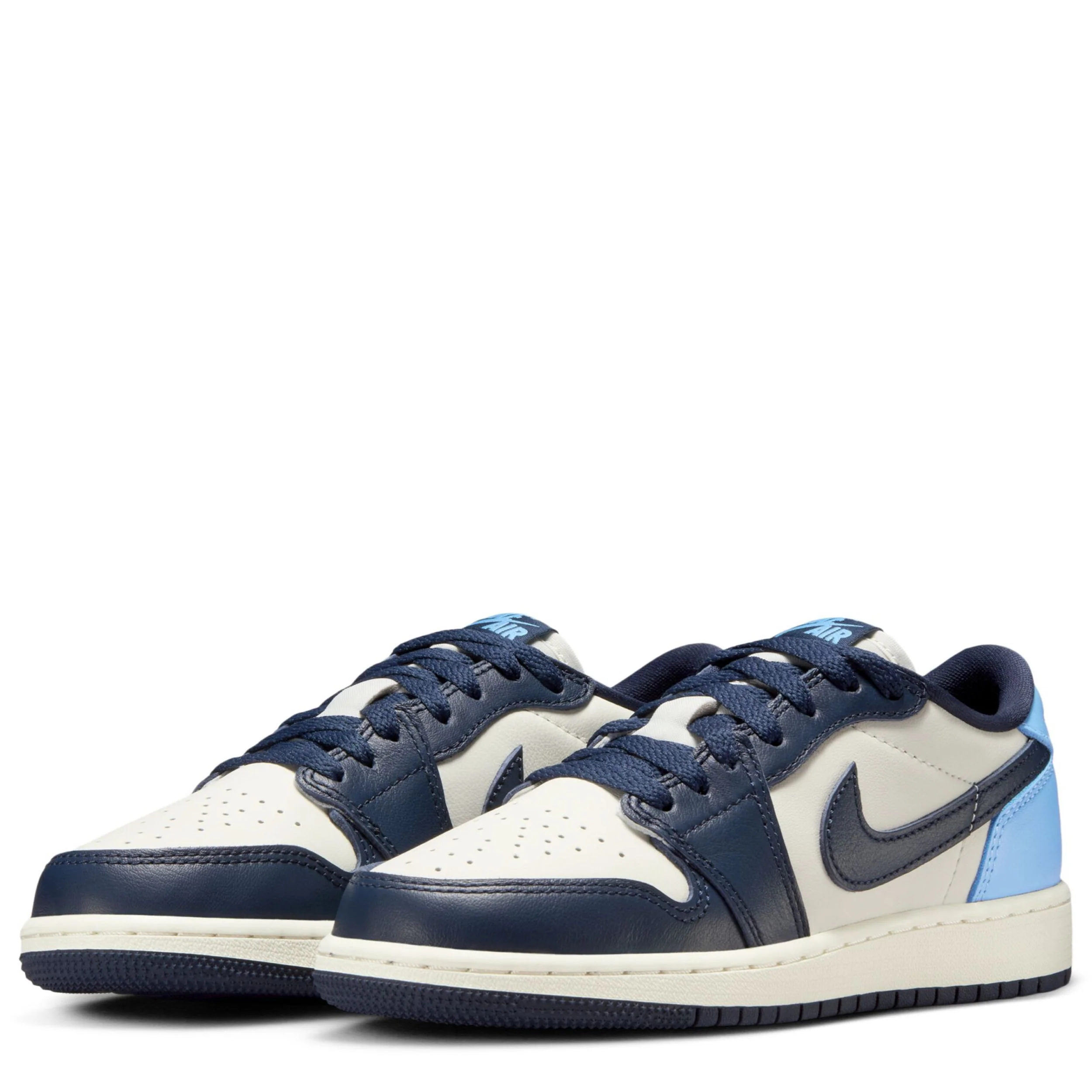 Air Jordan 1 Retro Low Og (Big Kid) - Image 3