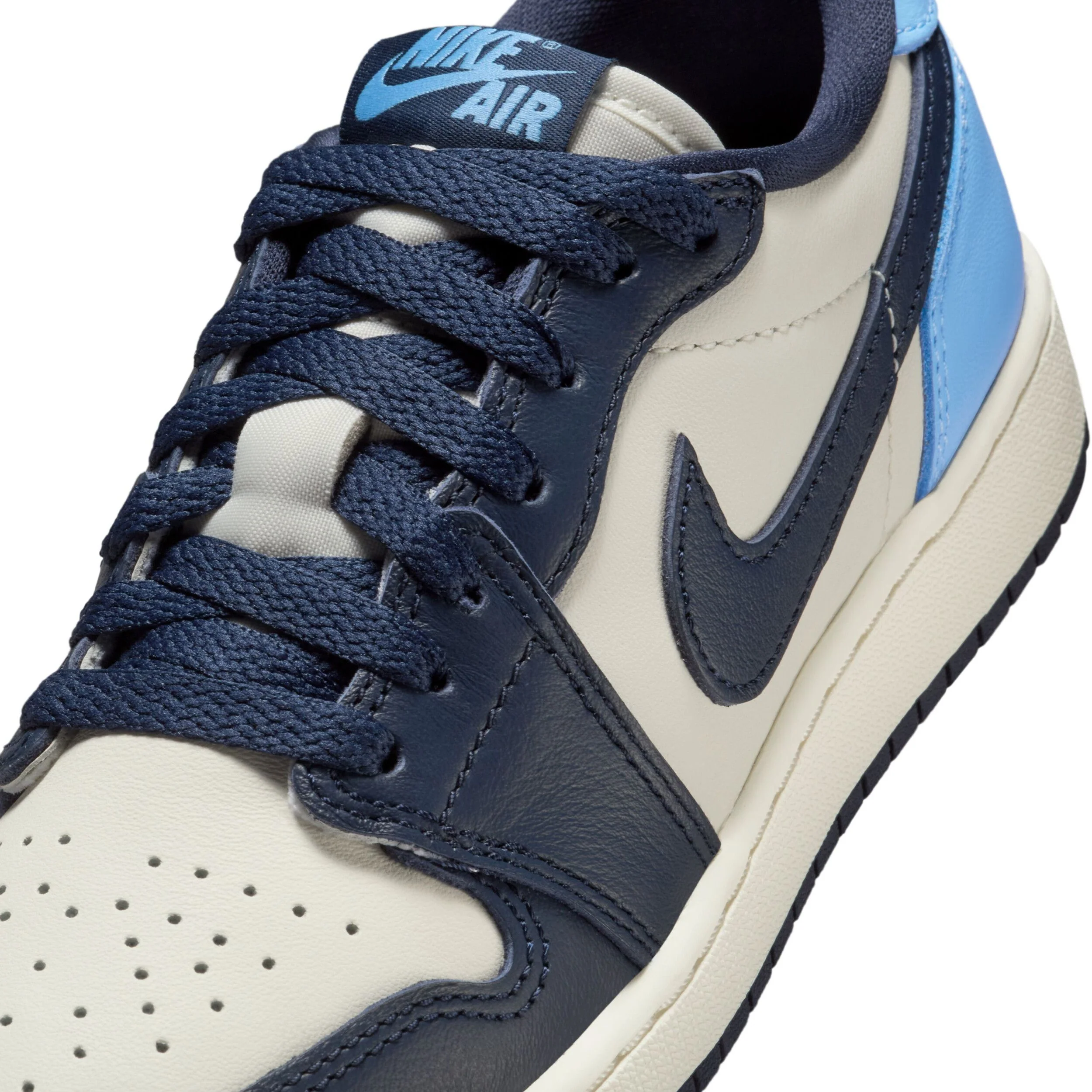 Air Jordan 1 Retro Low Og (Big Kid) - Image 7