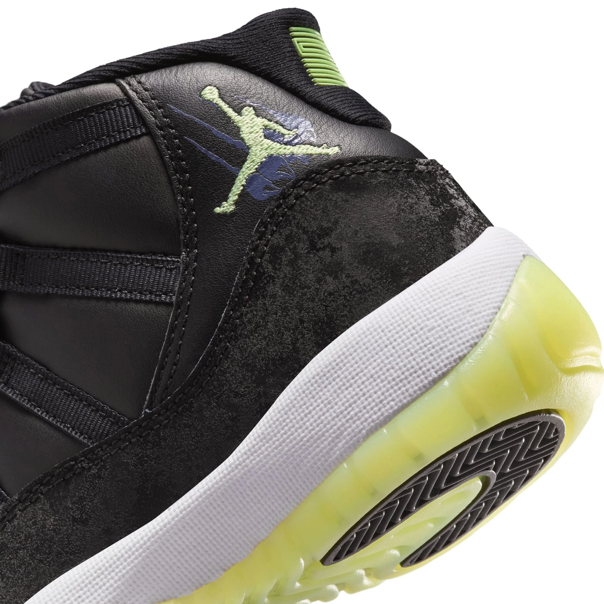 Air Jordan 11 Retro (Big Kid) - Image 9