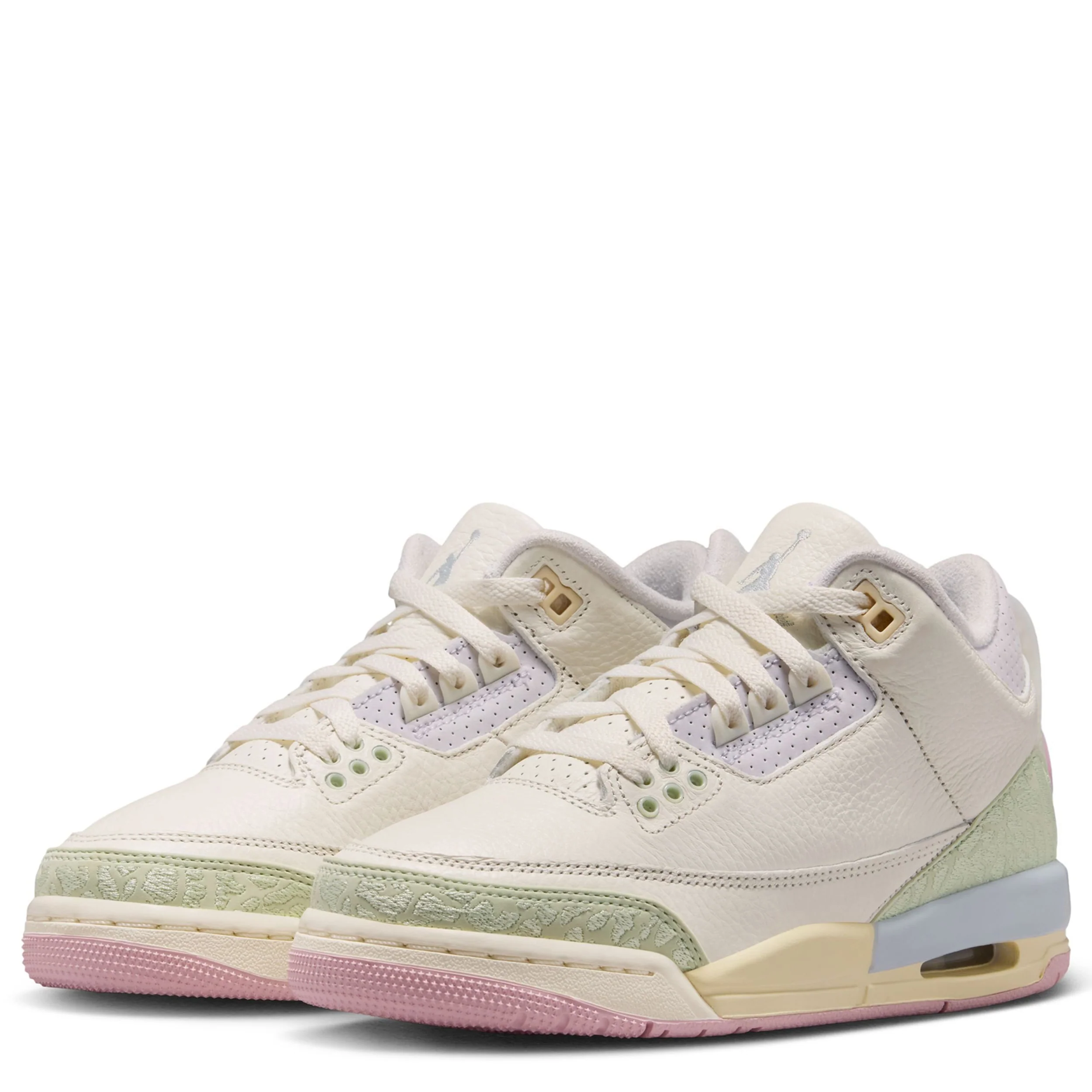 Air Jordan 3 Retro (Big Kid) - Image 3