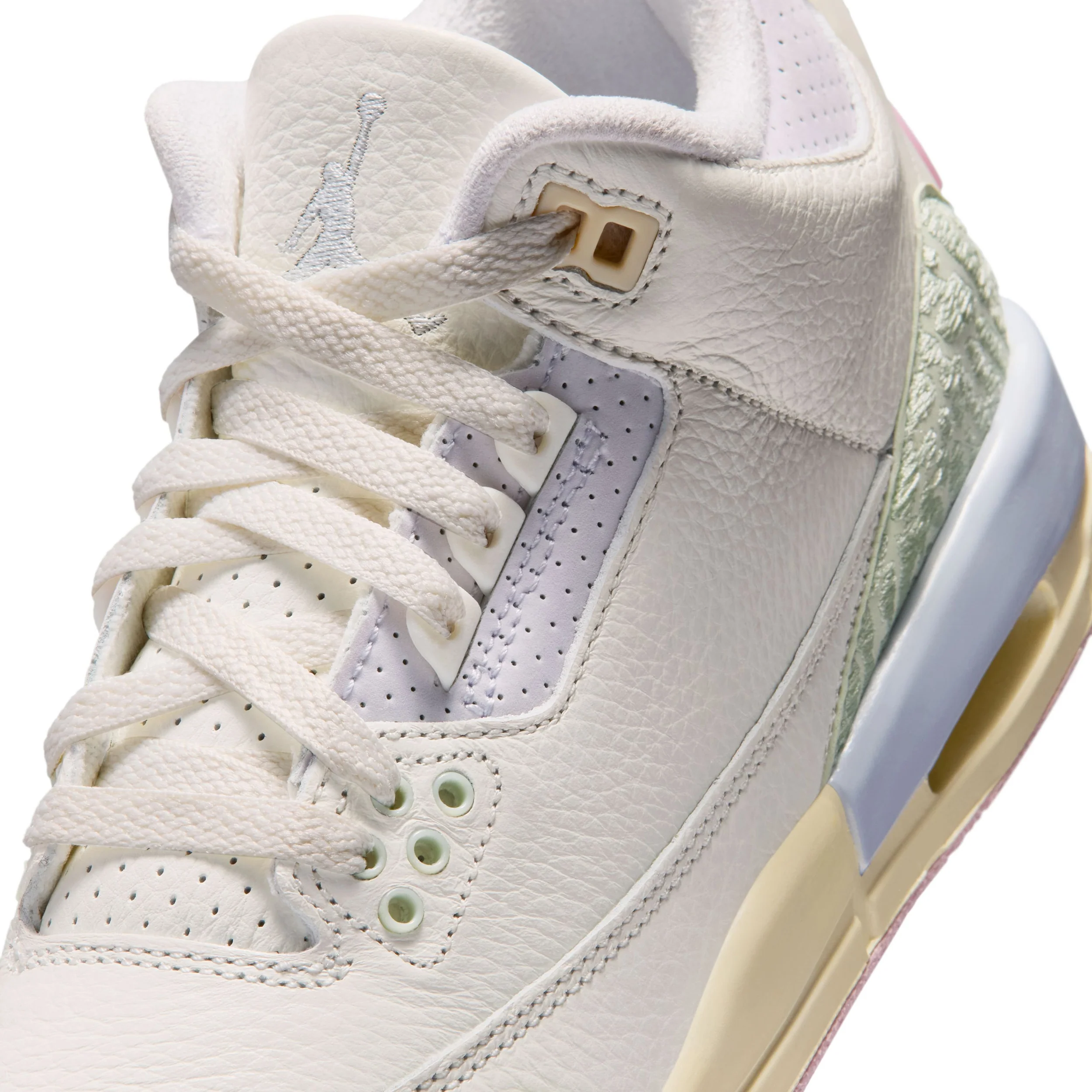 Air Jordan 3 Retro (Big Kid) - Image 7