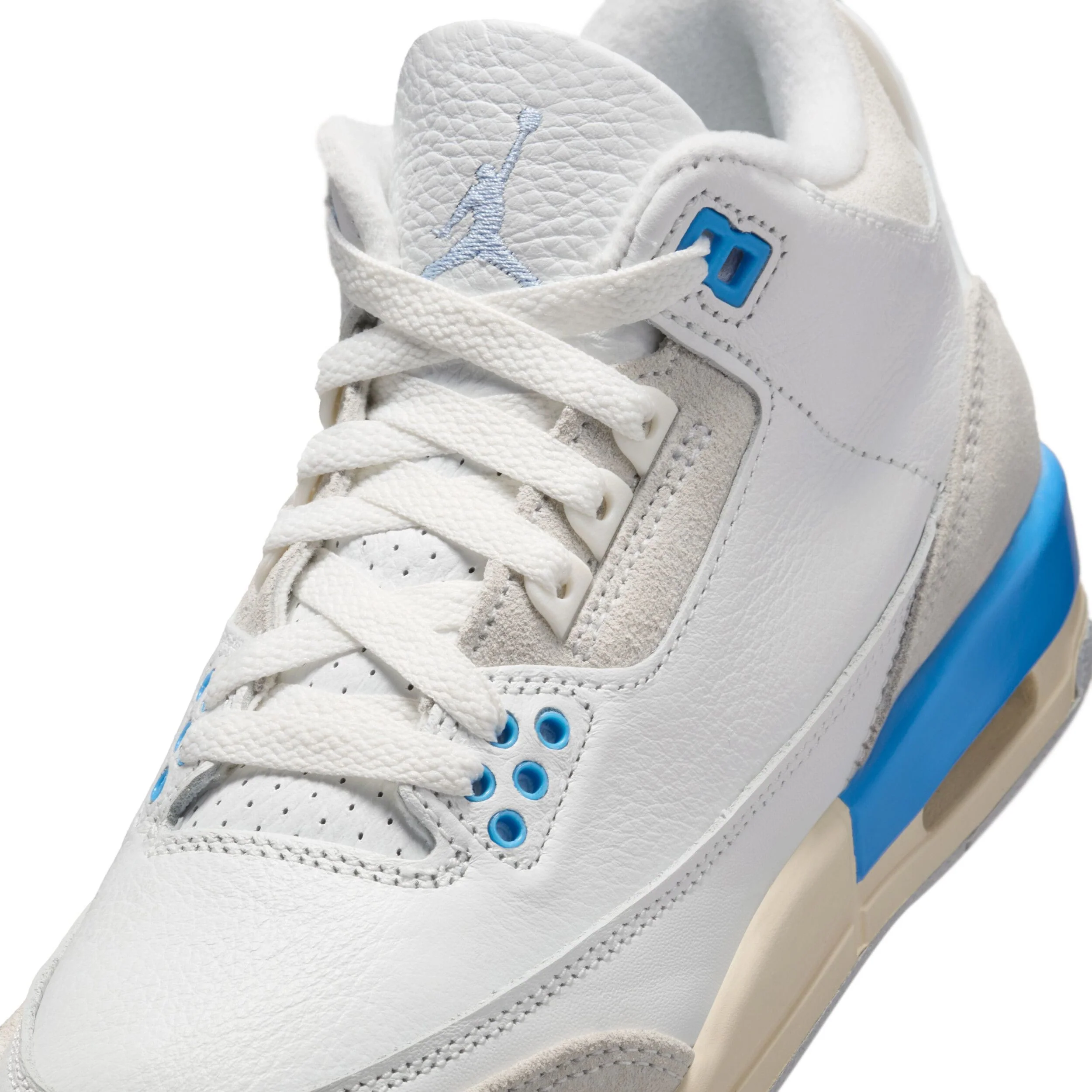 Air Jordan 3 Retro (Big Kid) - Image 7