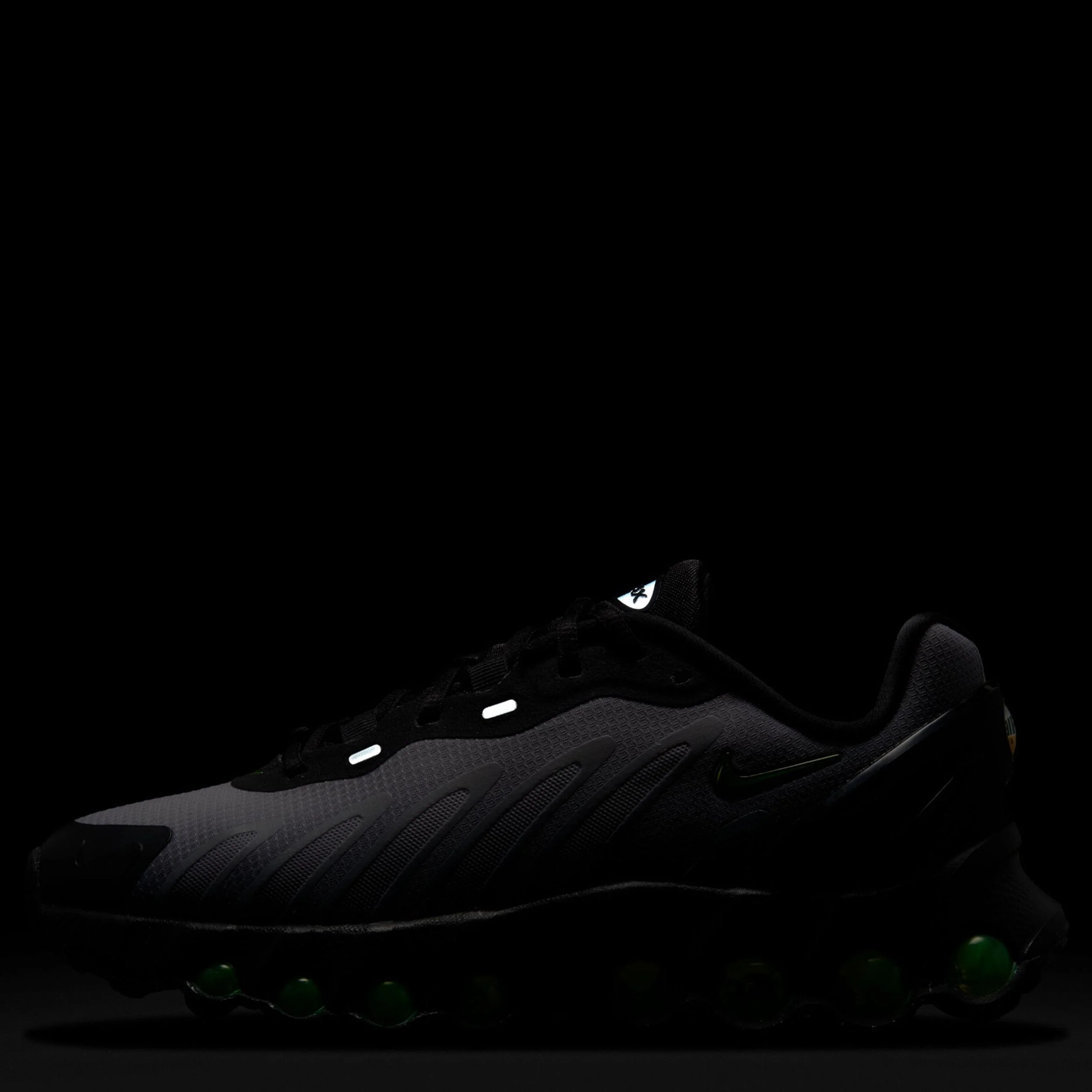 Air Max Dn8 (Big Kid) - Image 3