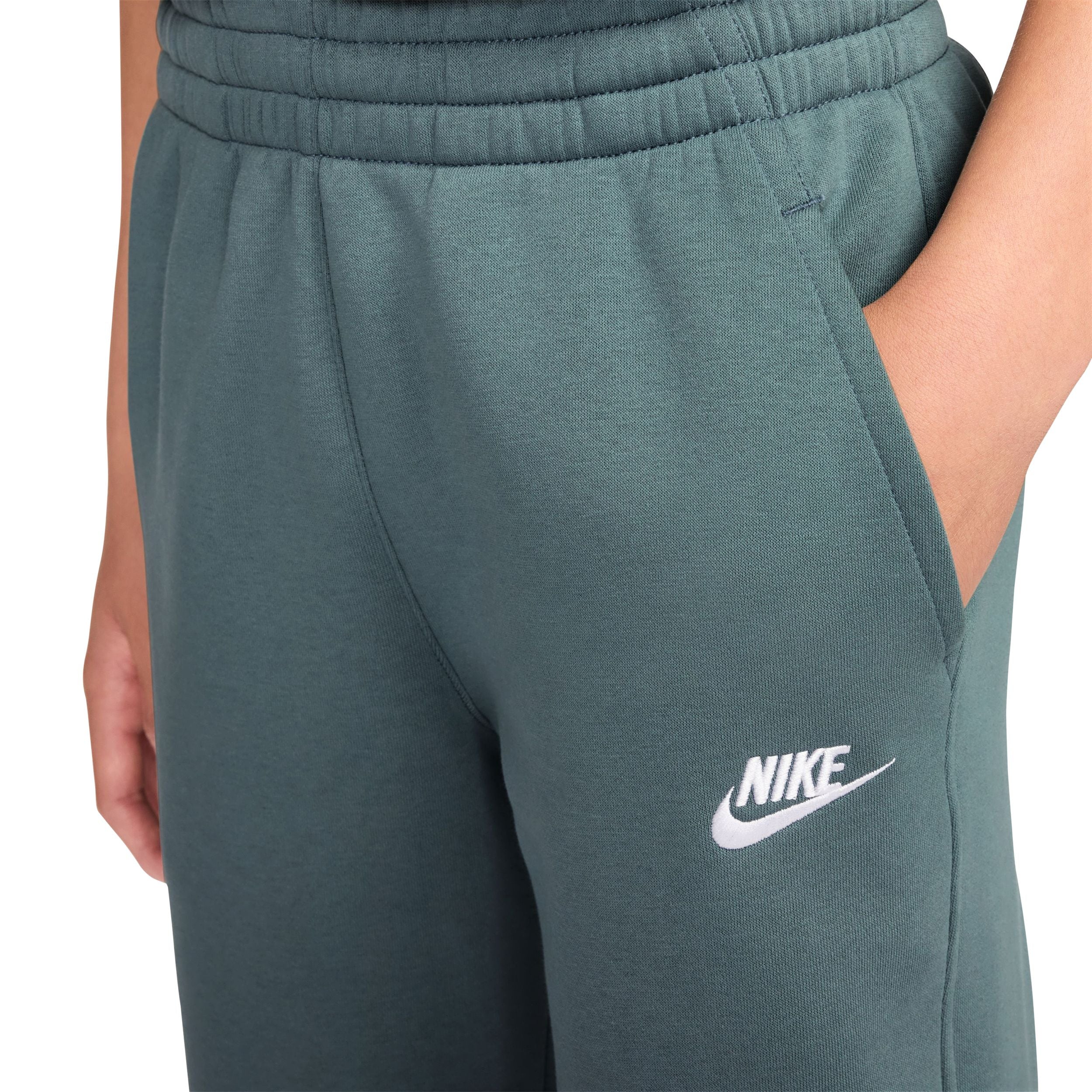 Club Fleece Jogger (Big Kid) - Image 3