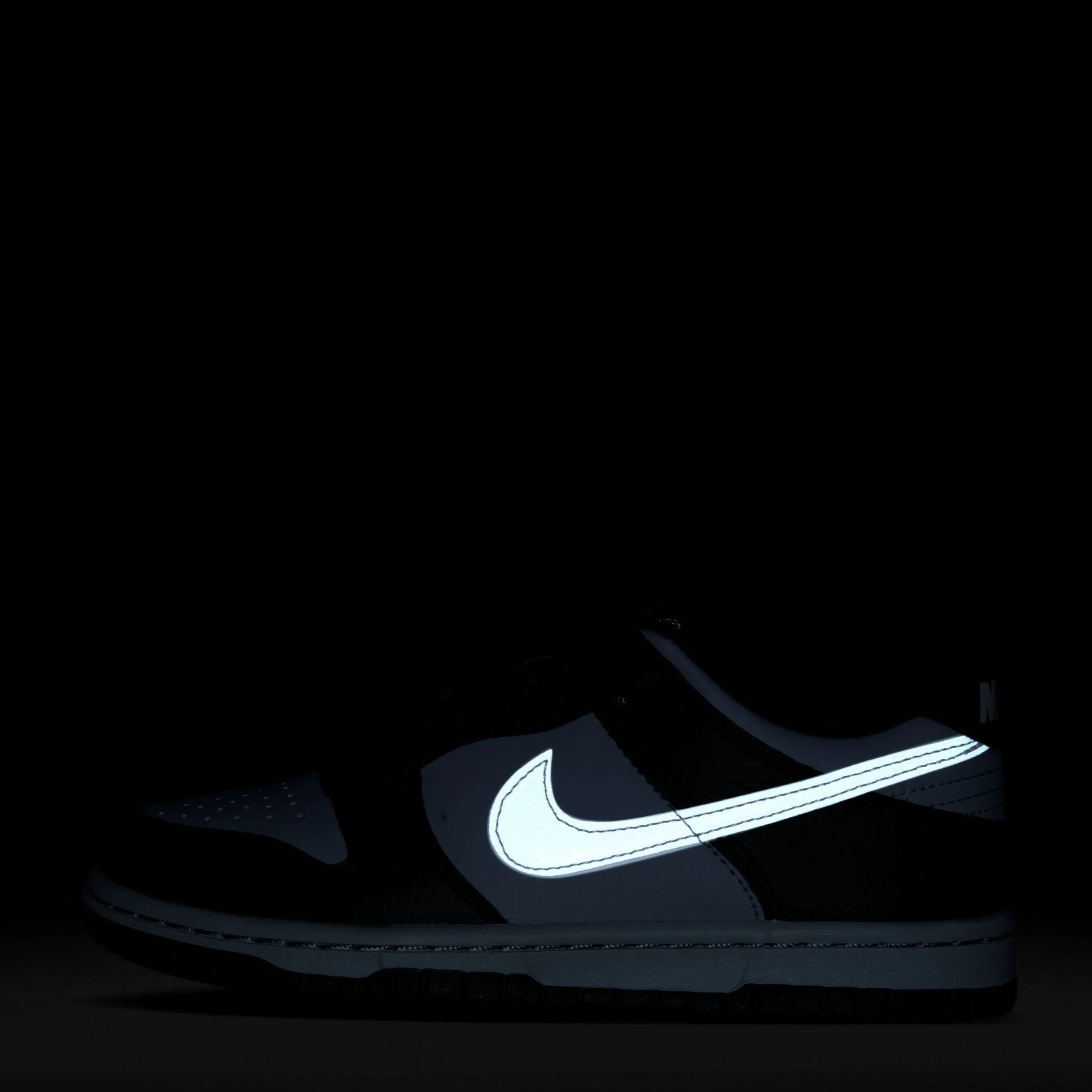 Dunk Low (Big Kid) - Image 3