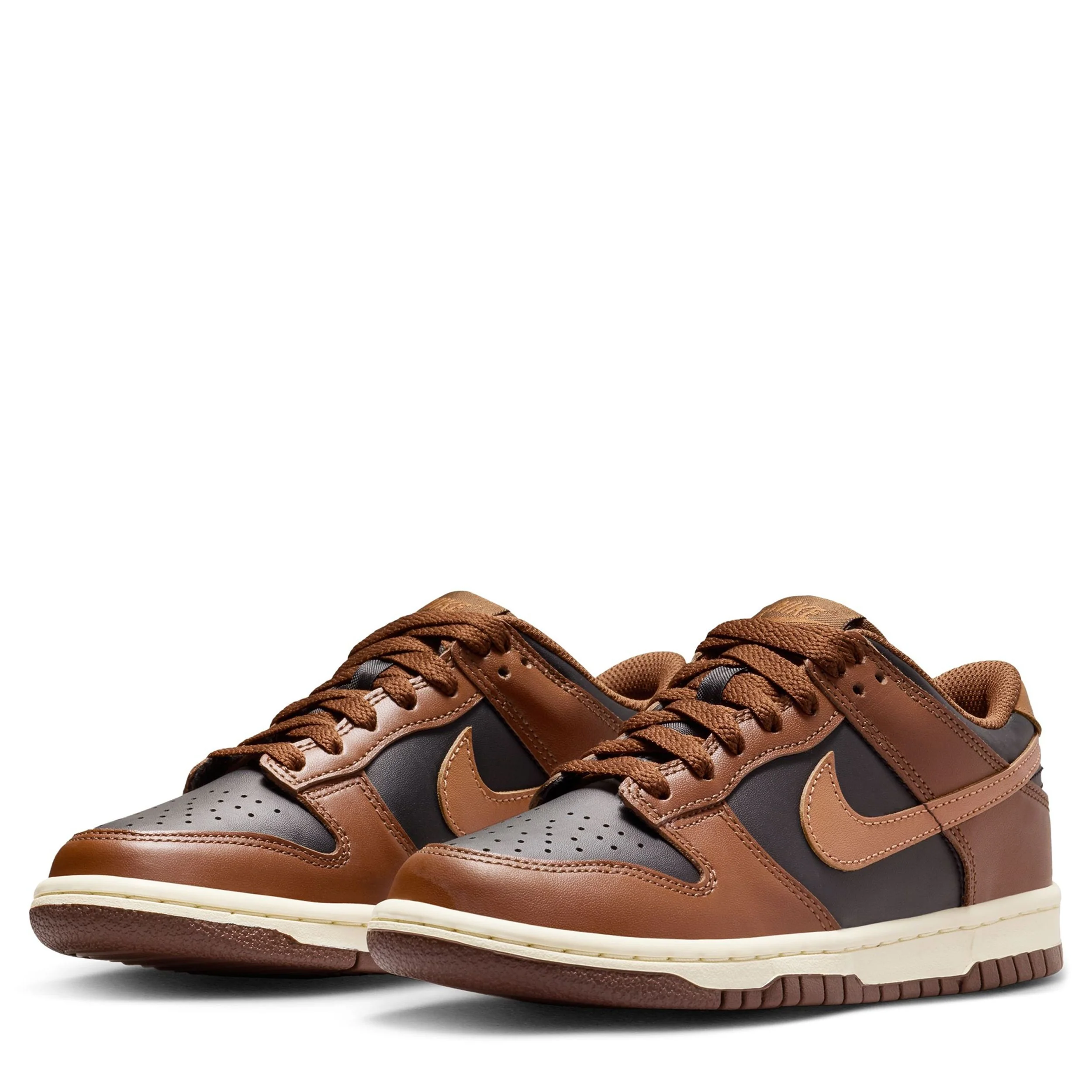 Dunk Low (Big Kid) - Image 3