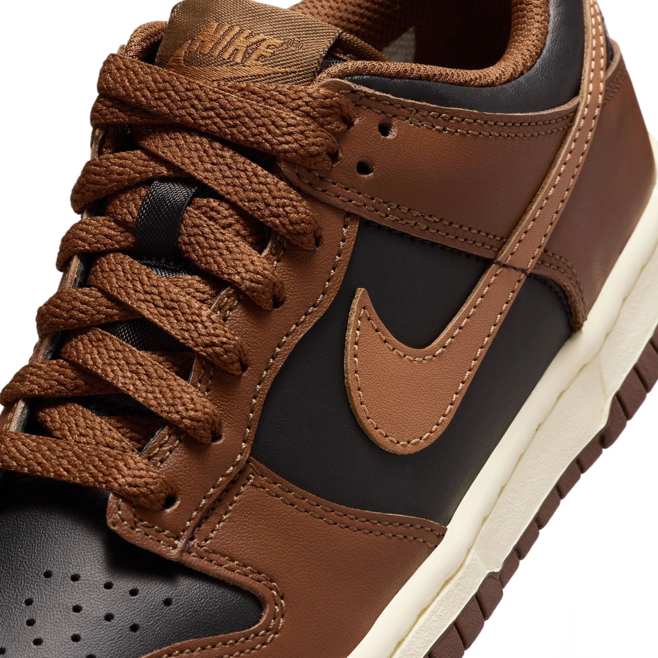 Dunk Low (Big Kid) - Image 7