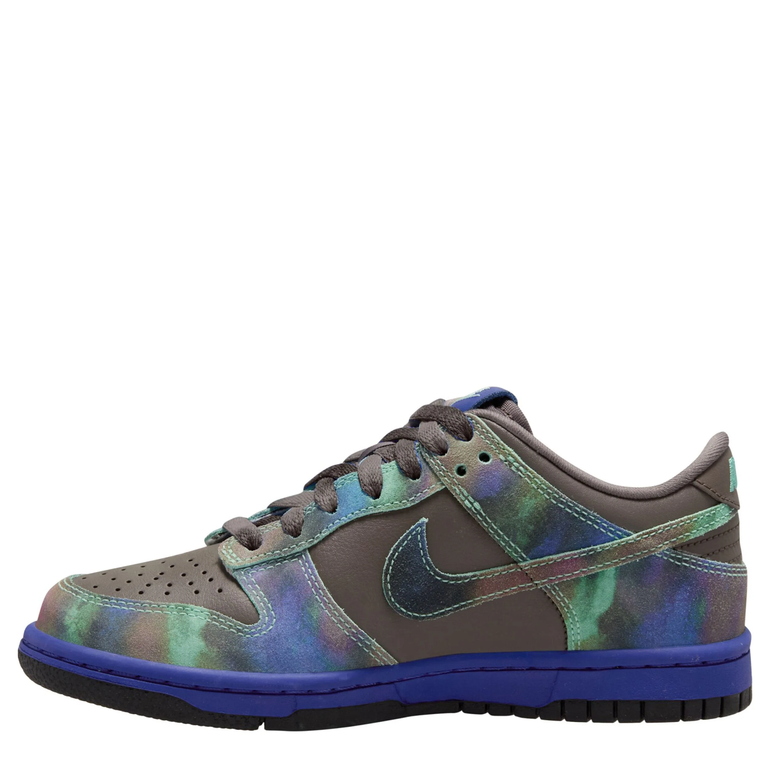 Dunk Low (Big Kid) - Image 2