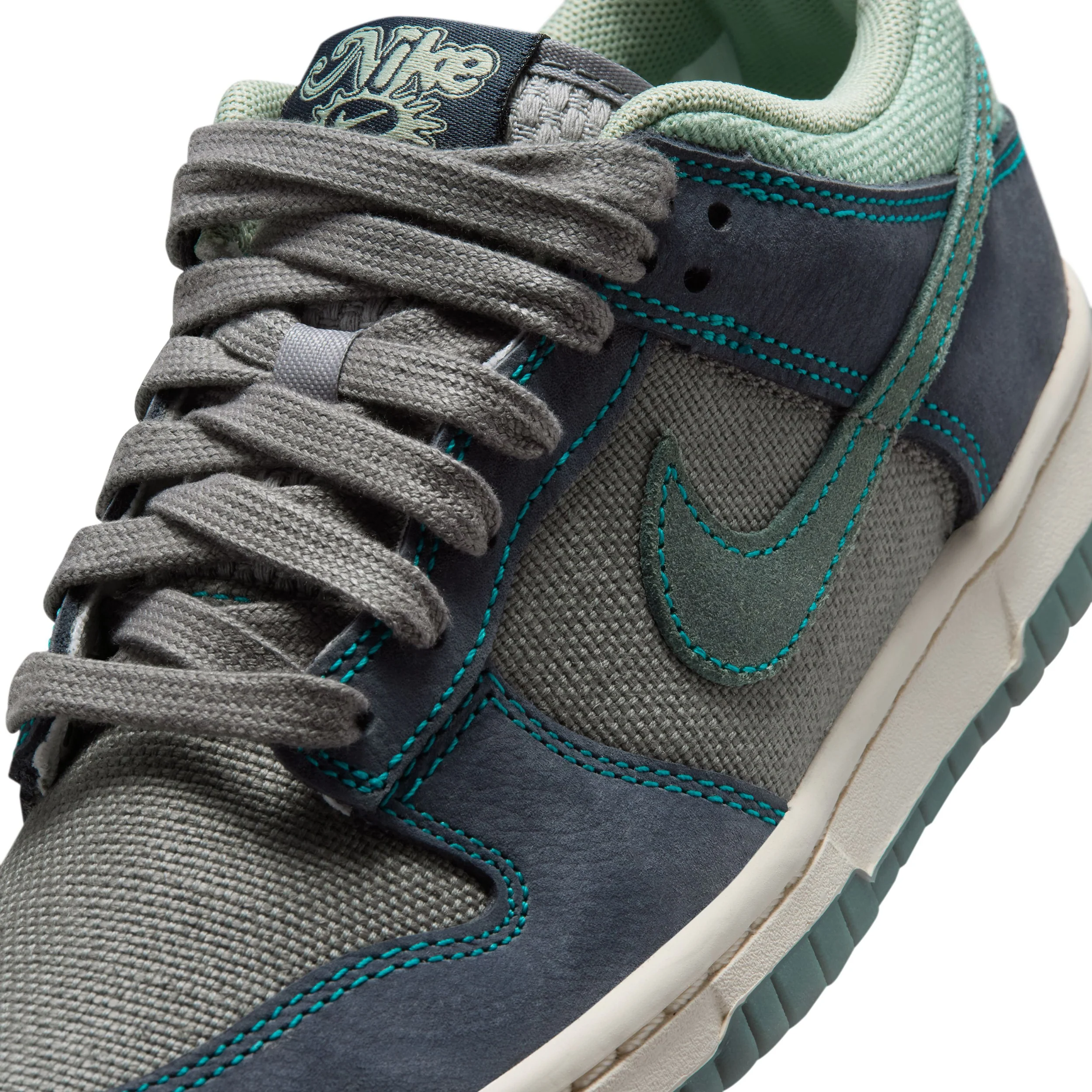 Dunk Low (Big Kid) - Image 7