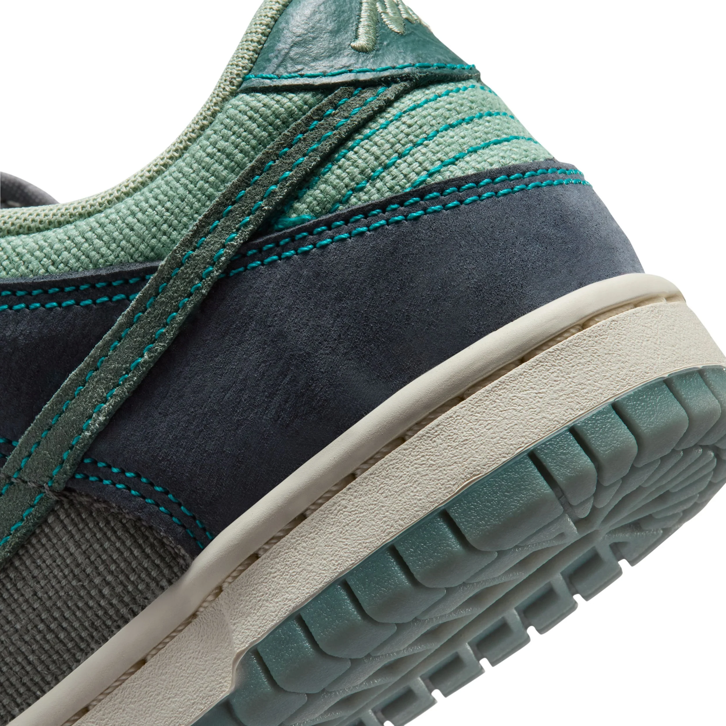 Dunk Low (Big Kid) - Image 8