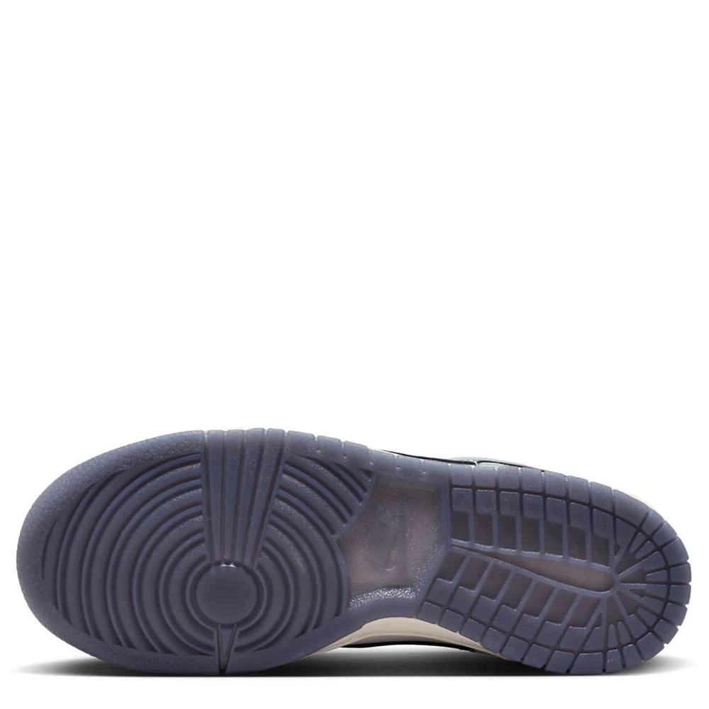 Dunk Low (Big Kid) - Image 6