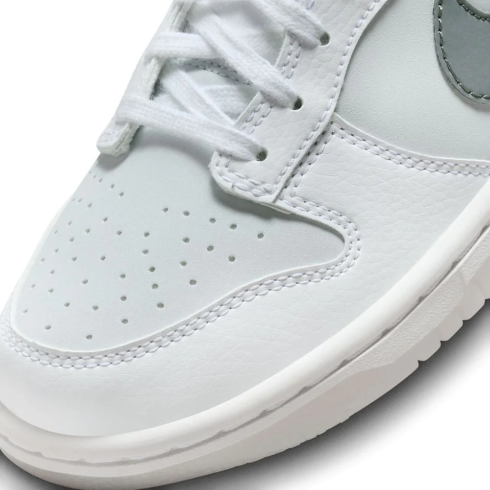 Dunk Low (Big Kid) - Image 9