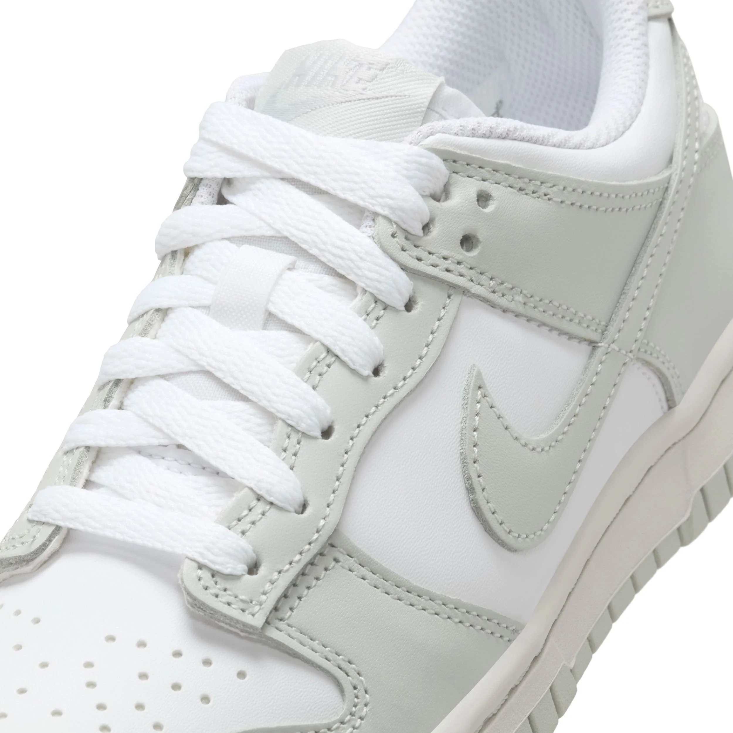 Dunk Low (Big Kid) - Image 7