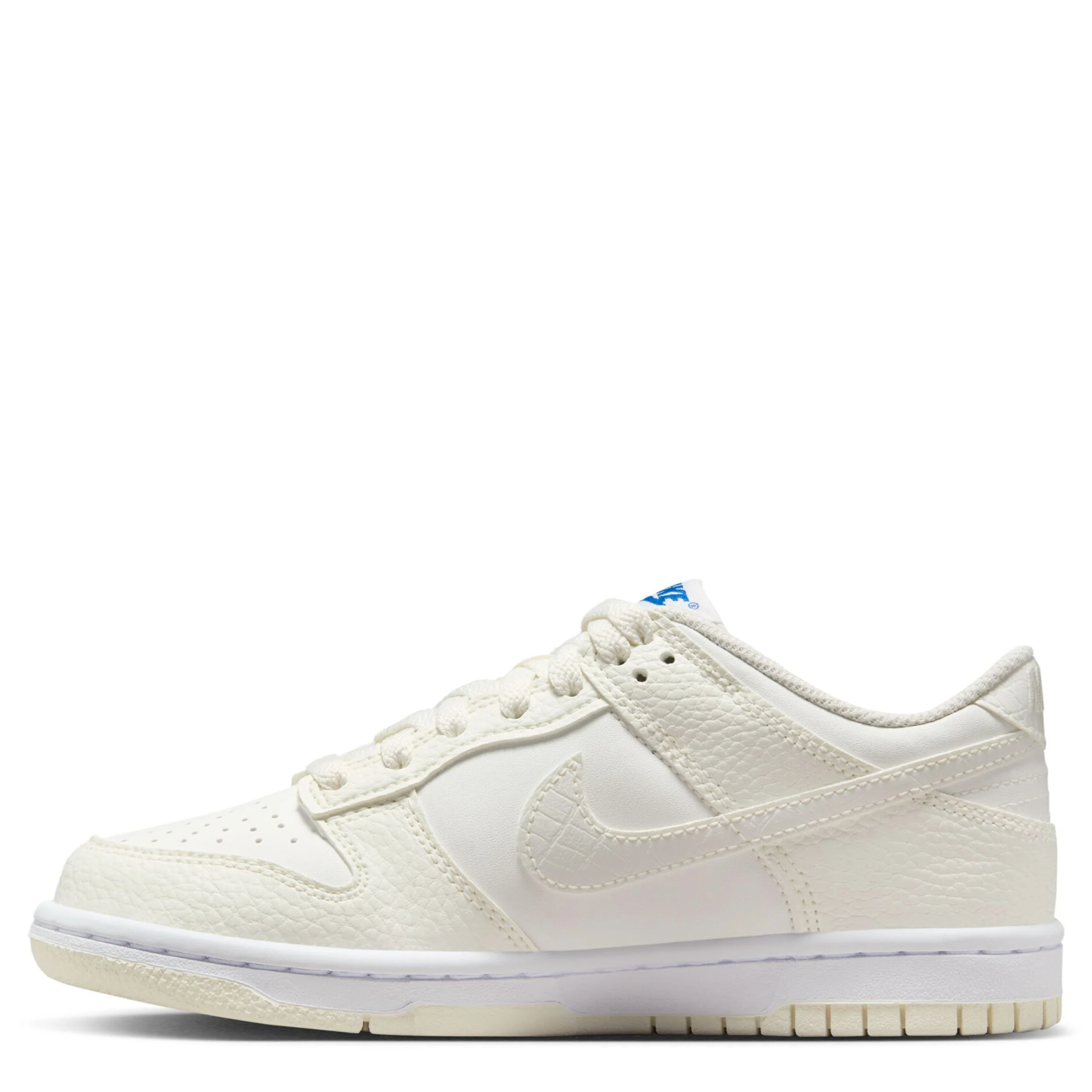 Dunk Low Se (Big Kid) - Image 2