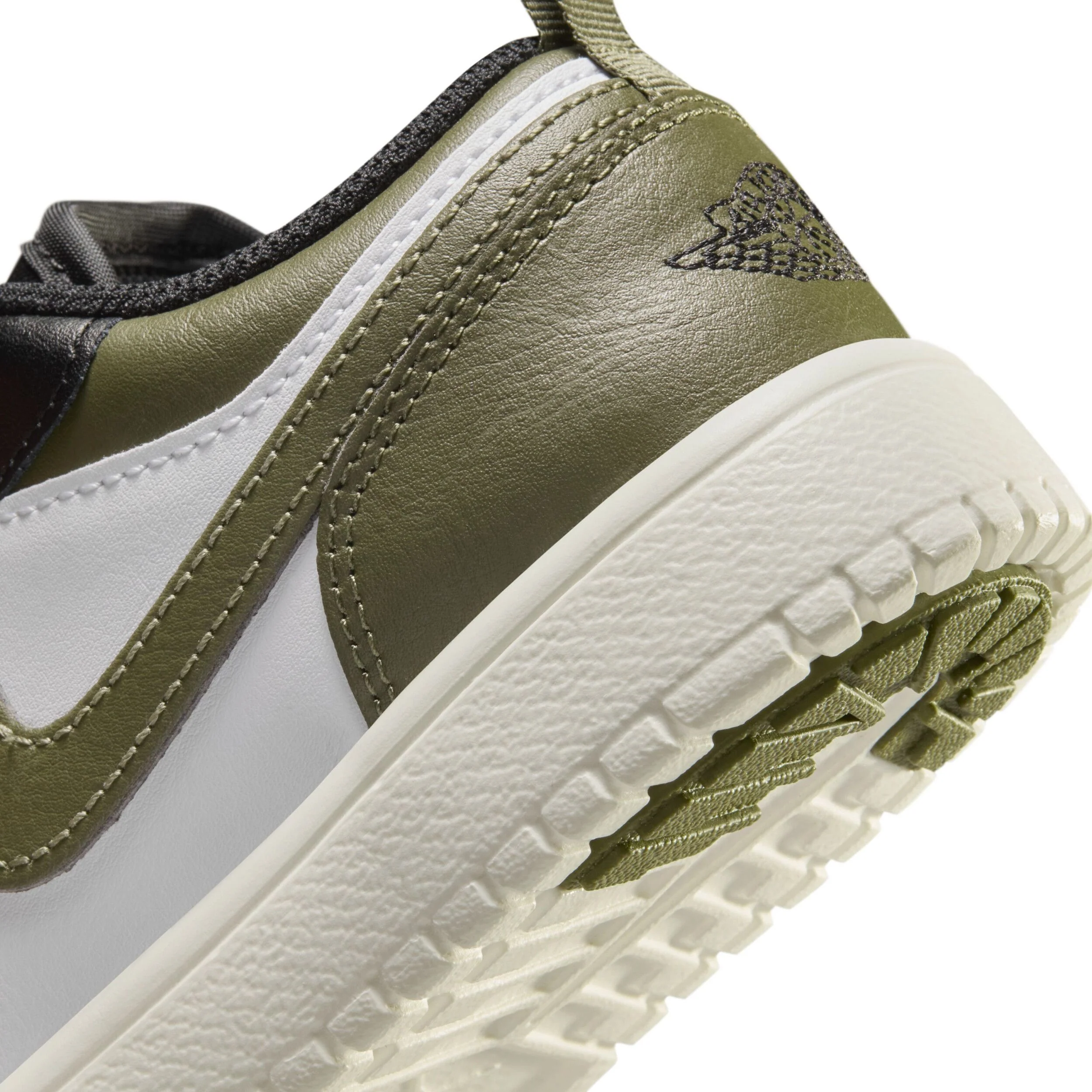 Jordan 1 Low Alt (Little Kid) - Image 8