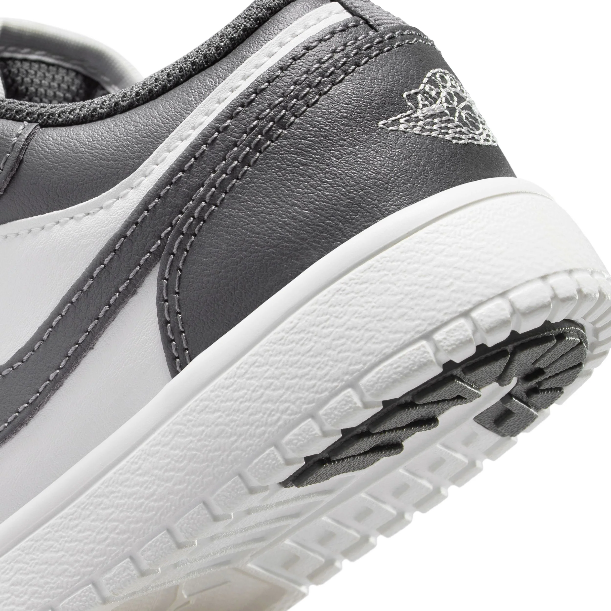 Jordan 1 Low Alt (Little Kid) - Image 8