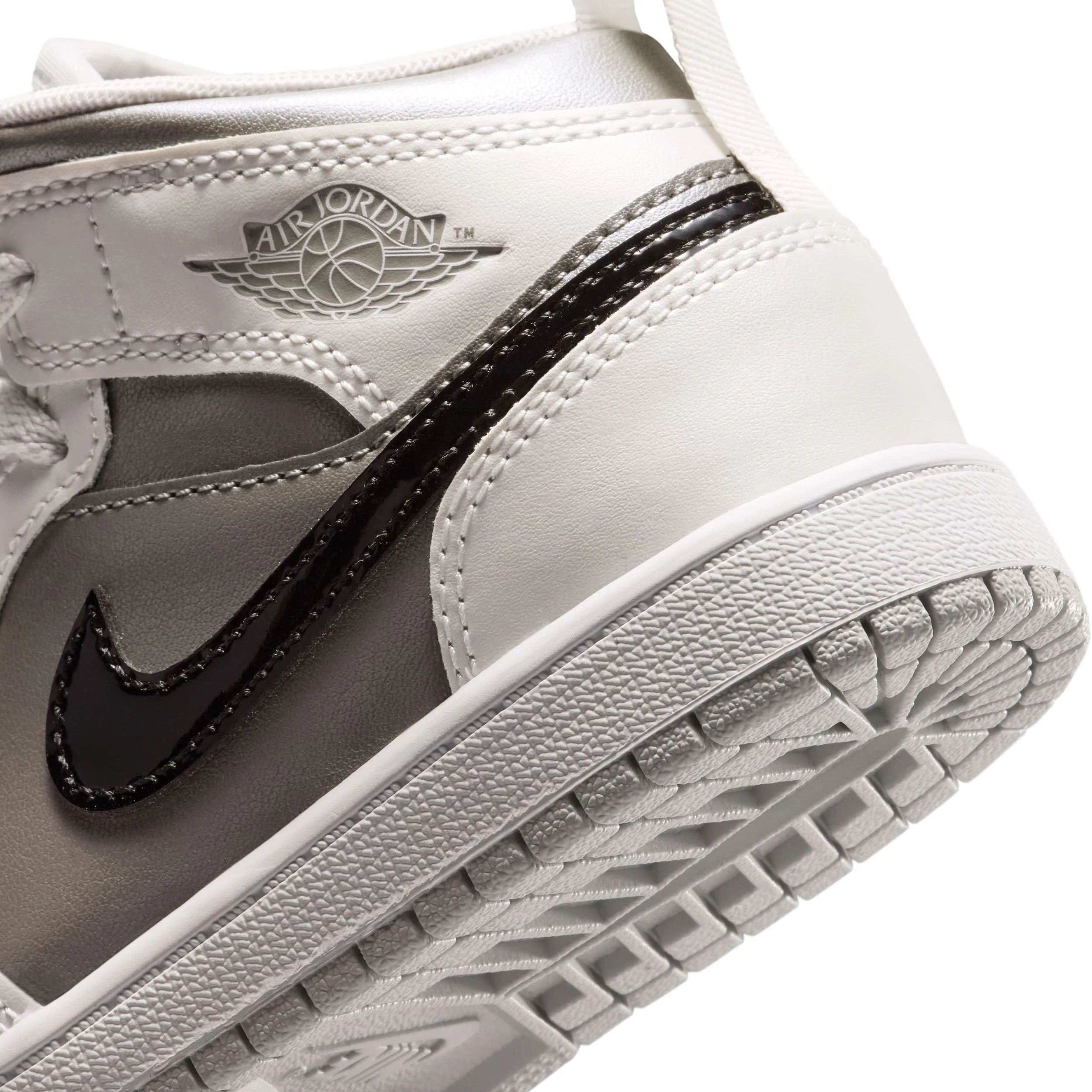 Jordan 1 Mid (Little Kid) - Image 8