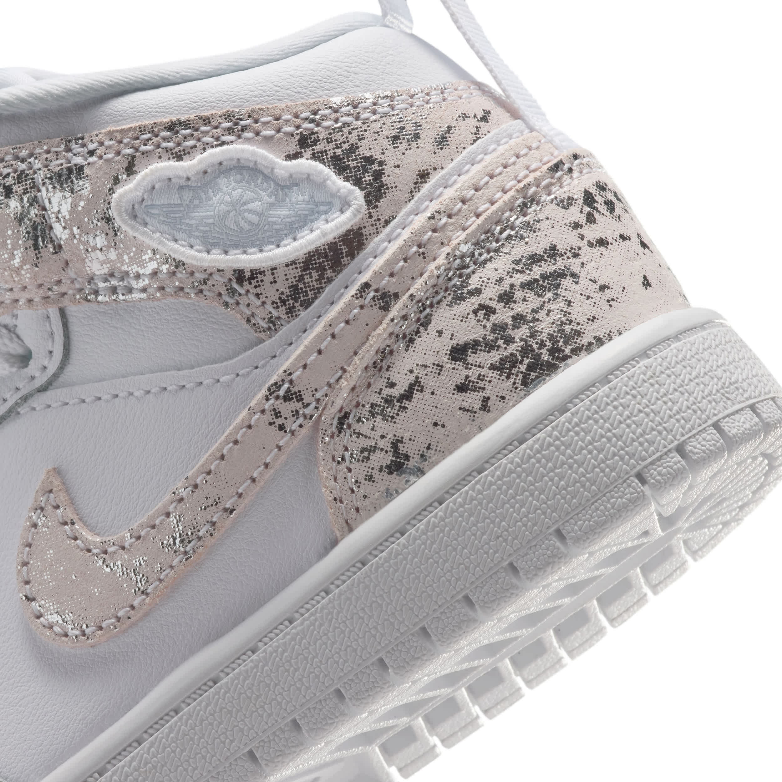 Jordan 1 Mid (Little Kid) - Image 8