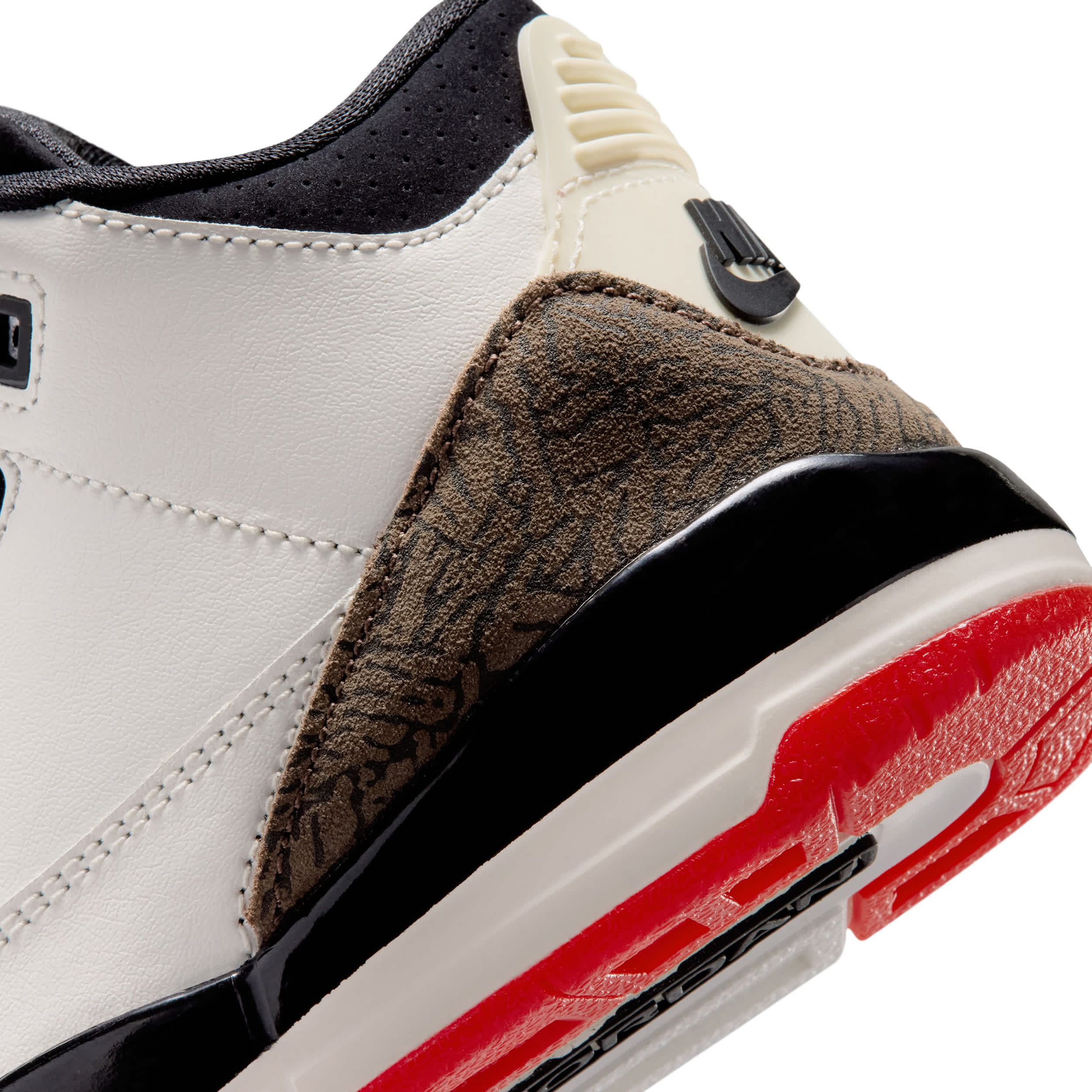 Jordan 3 Retro (Little Kid) - Image 8