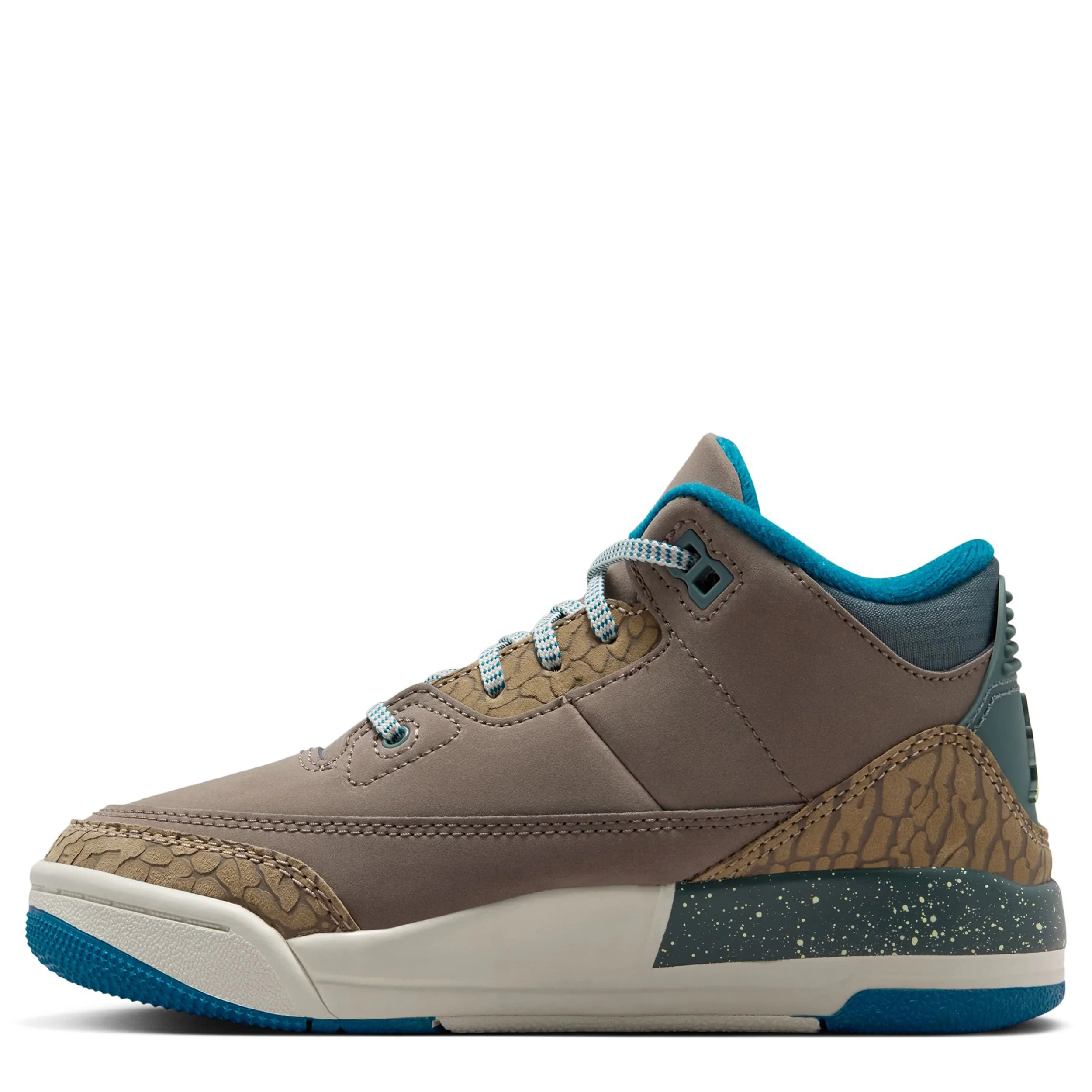 Jordan 3 Retro (Little Kid) - Image 2
