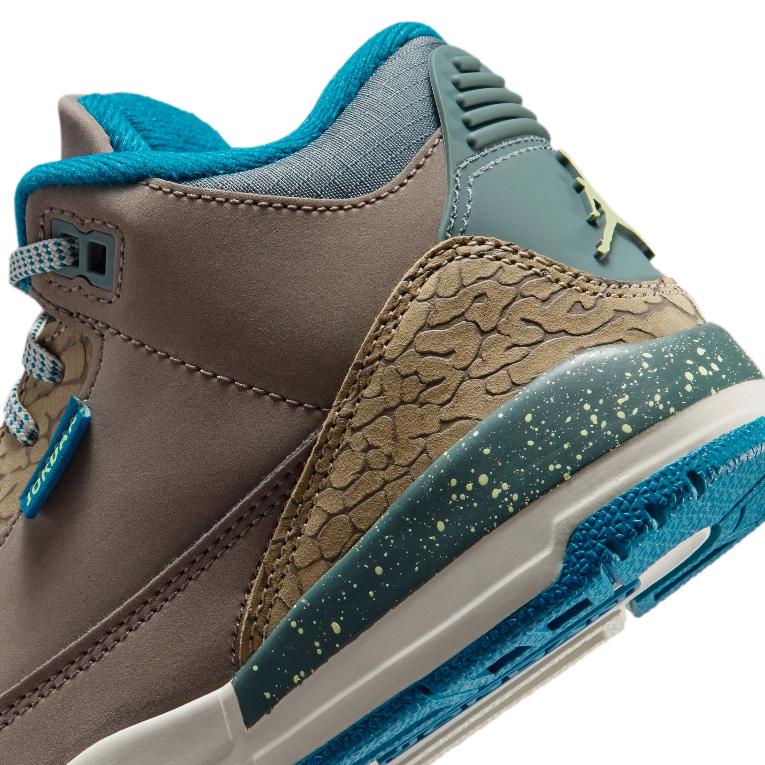 Jordan 3 Retro (Little Kid) - Image 8